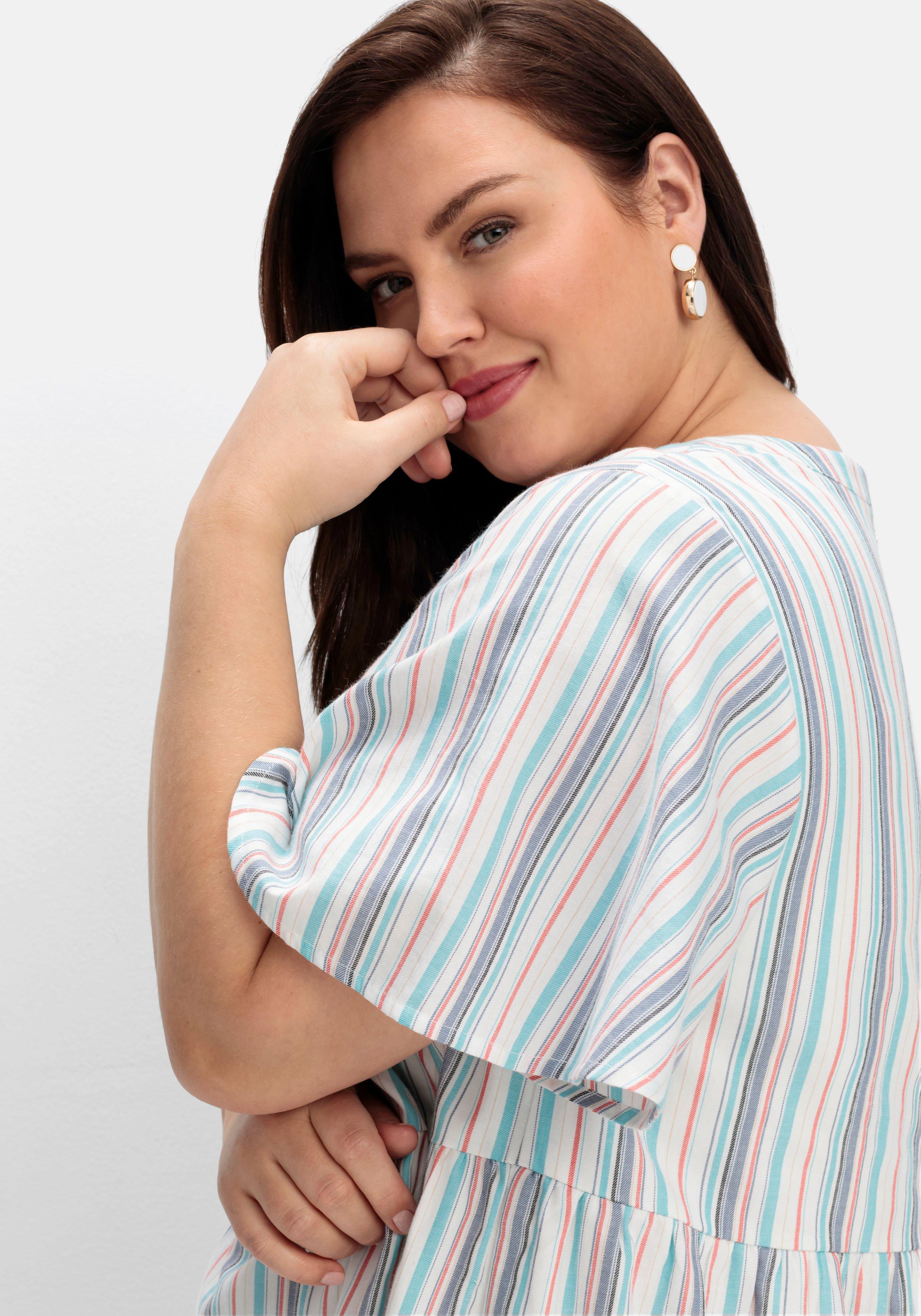 Gestreiftes Kleid mit Taillennaht und weiten Ärmeln
