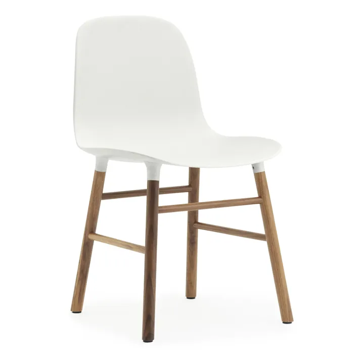 Normann Copenhagen Chaise Form en noyer | Blanc