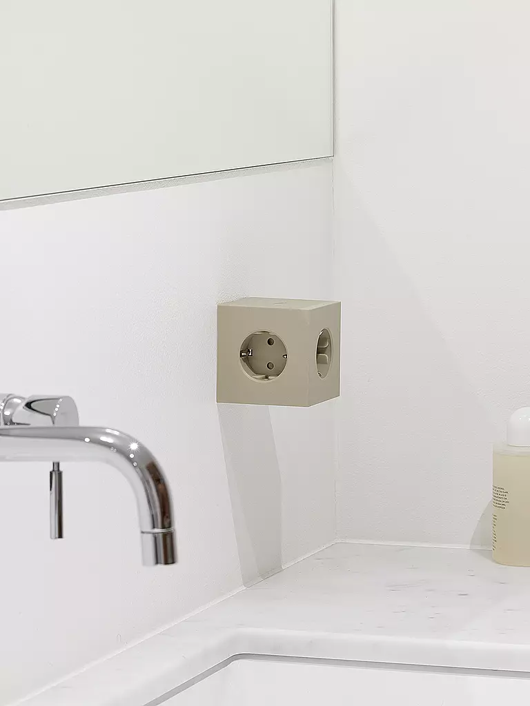 AVOLT Mehrfachsteckdose Square 2 F Beige  creme