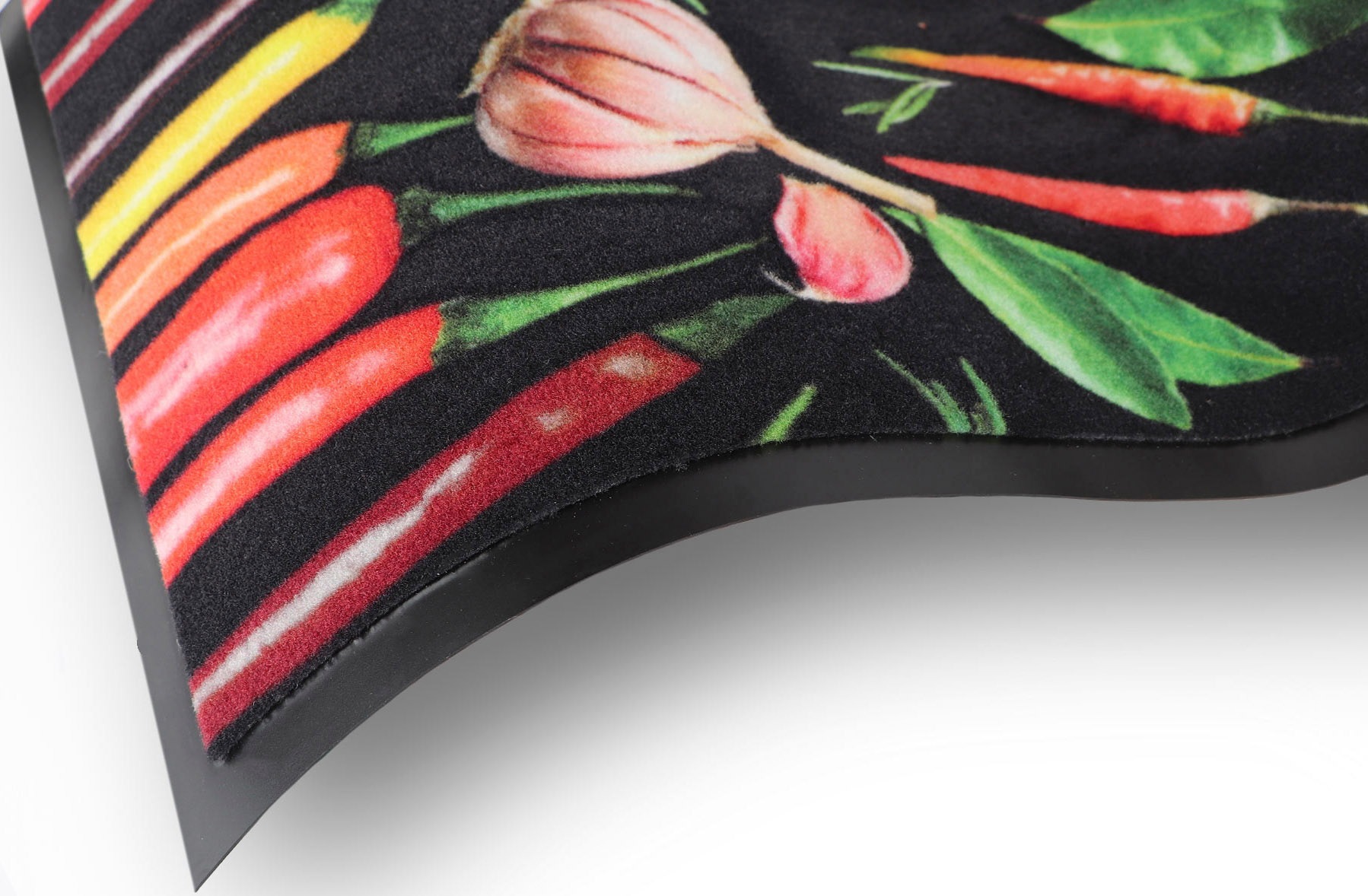 Primaflor-Ideen in Textil Küchenläufer »CHILI HERBS, Made in Belgium« rechteckig 6,5 mm Höhe Chili-Kräuter Motiv, Grösse 50x150 cm, rutschhemmend, Küche