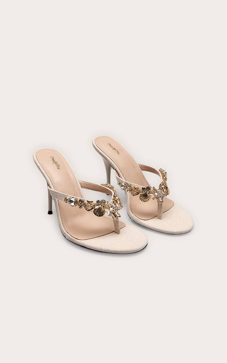 Naturel Mules À Talons Avec Bride Entre Les Orteils Ornée De Breloques En Lin