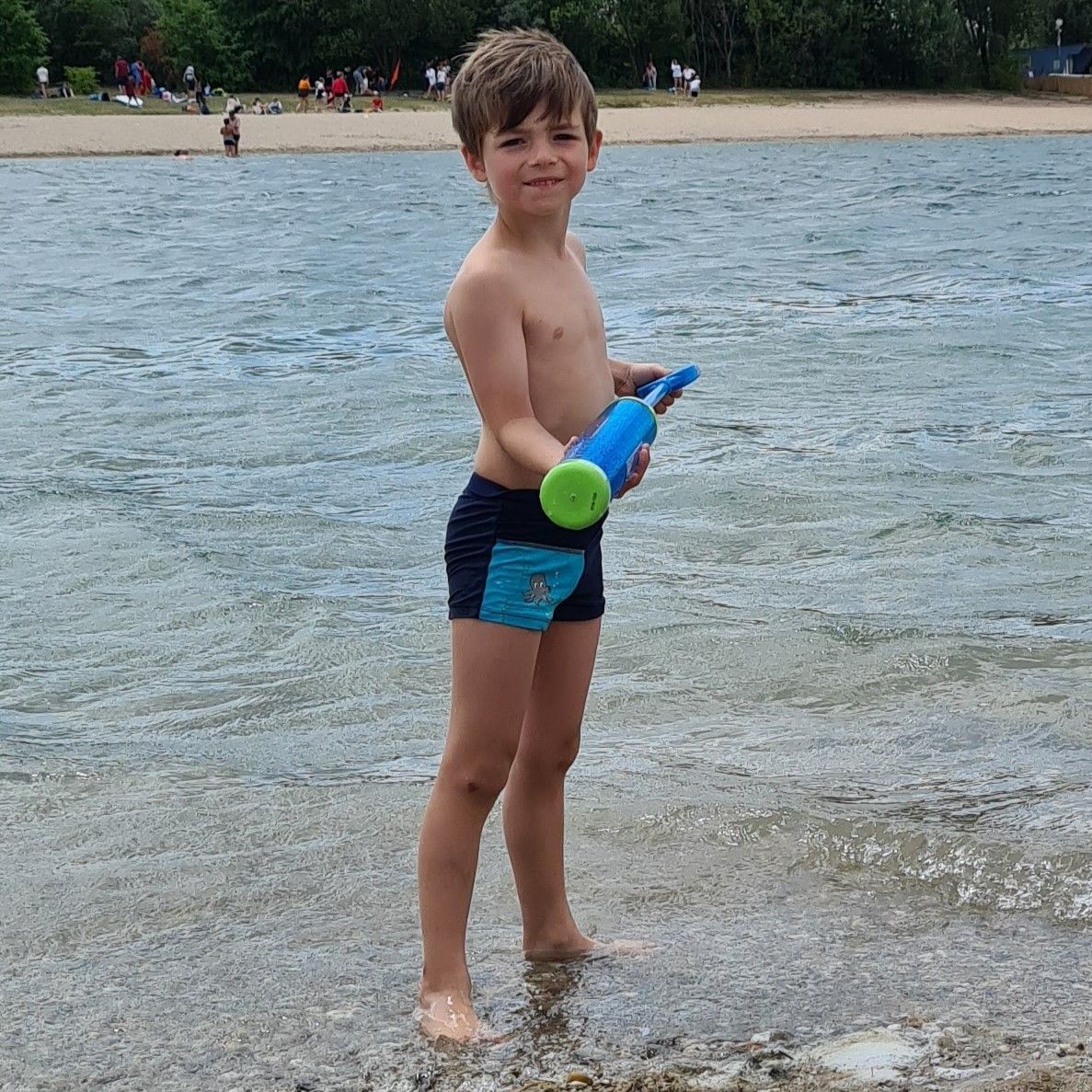alldoro - Water Shooter, 55cm, spritzt bis zu 12m weit