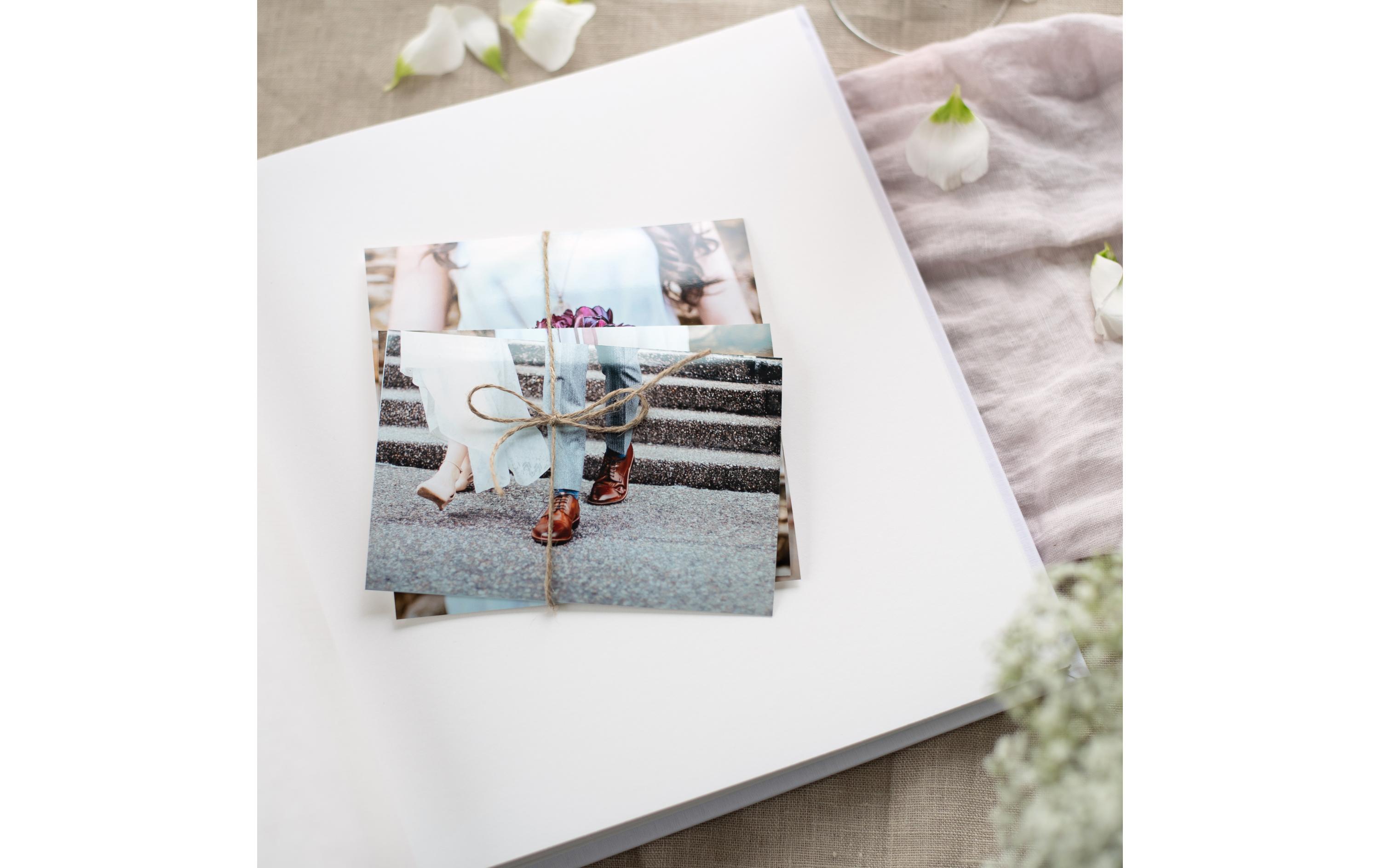 Hochzeitsalbum Raining Hearts BeigeHochzeitsalbum mit Silberprägung