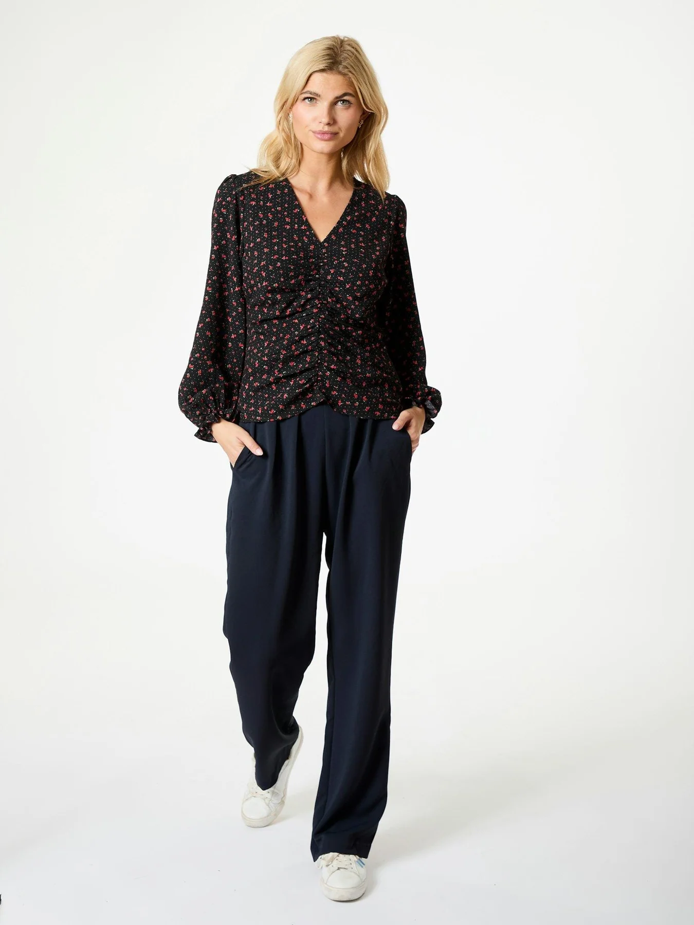 Neo Noir Katinka Floral Dots Blouse