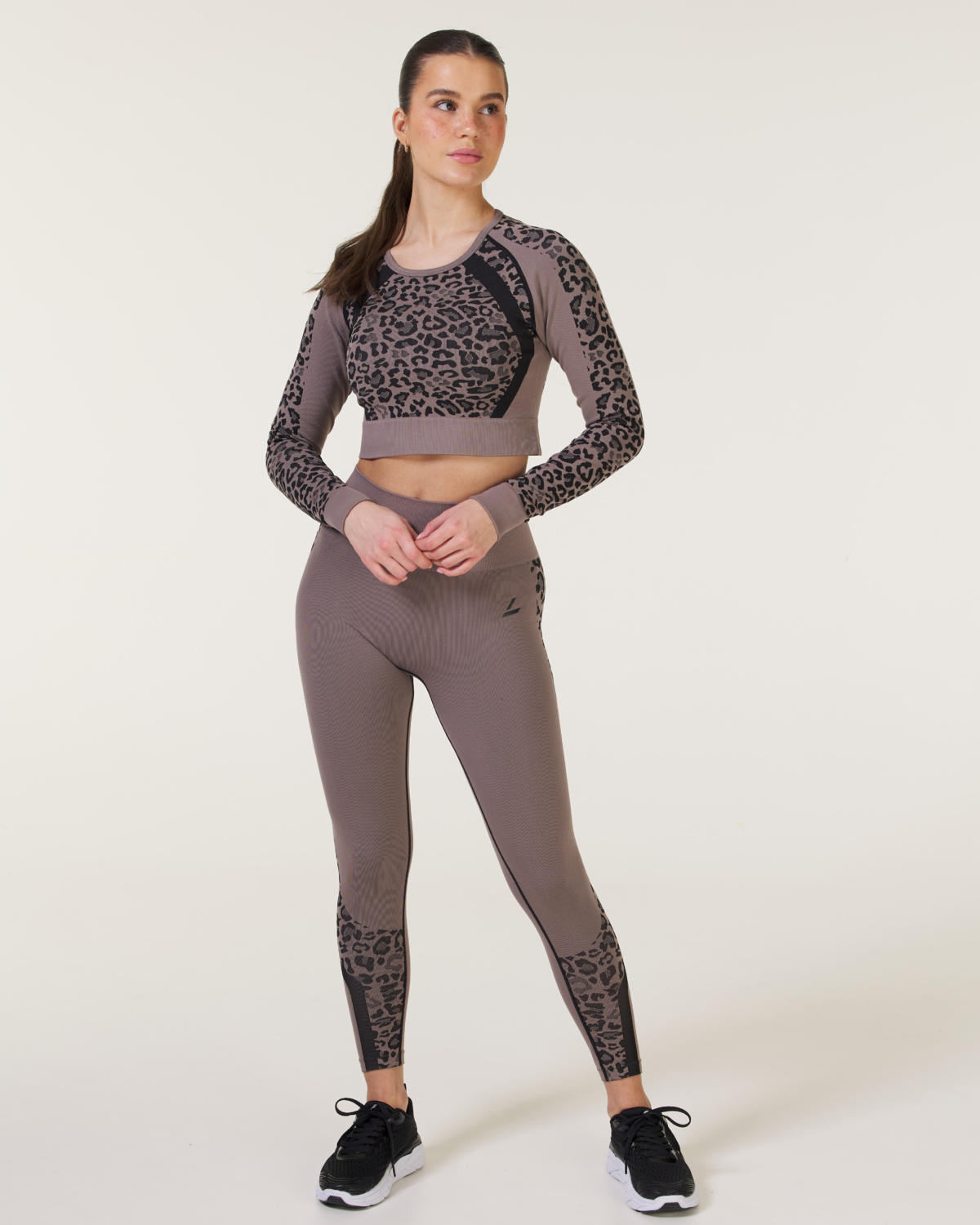 LEVITY Leopard Seamless Cropped LS Brown Iron Leo