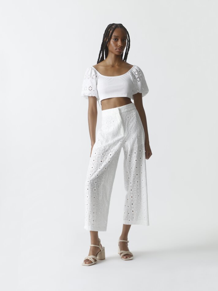 Top cropped com mangas vazadas - Branco