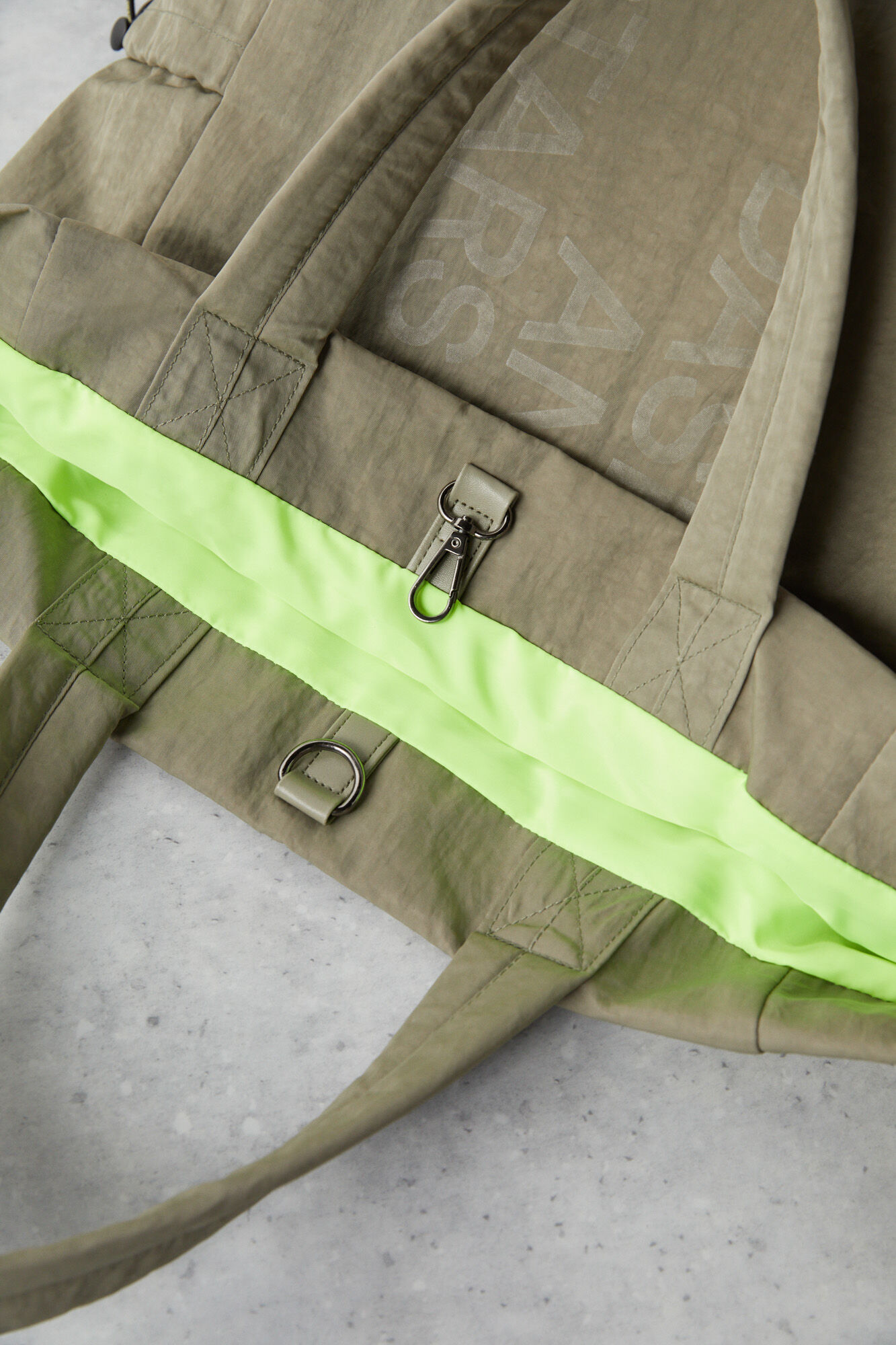 Bolsa de compras verde-oliva - bege