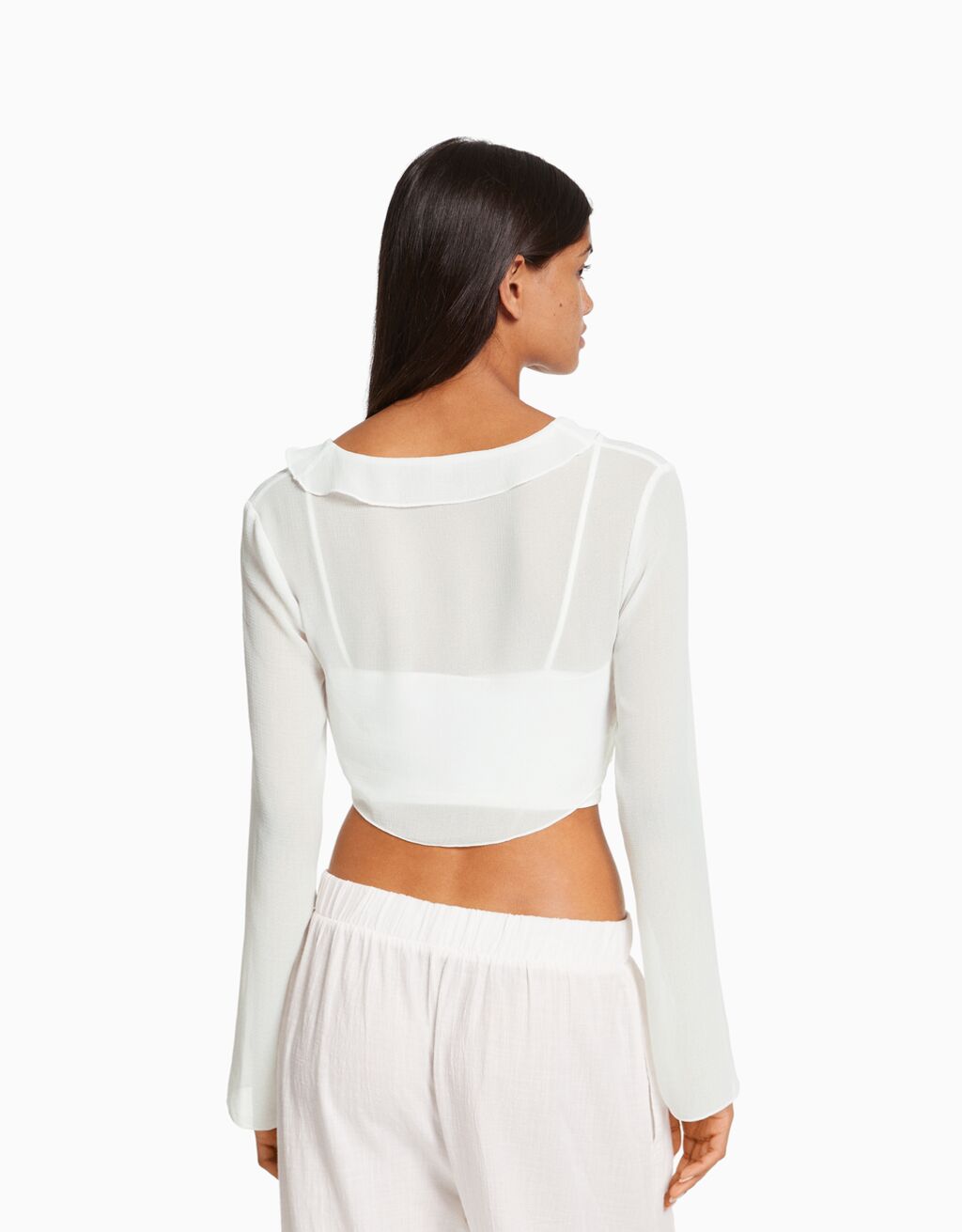 Blusa de chiffon com mangas compridas e babados