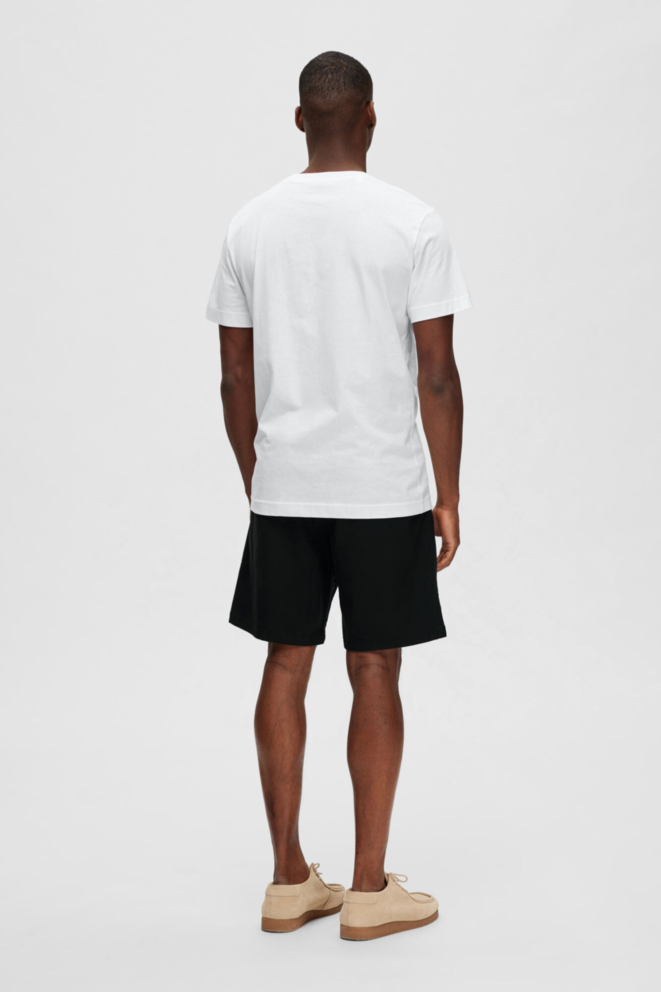 Camiseta de algodão orgânico com detalhes bordados - Branca
