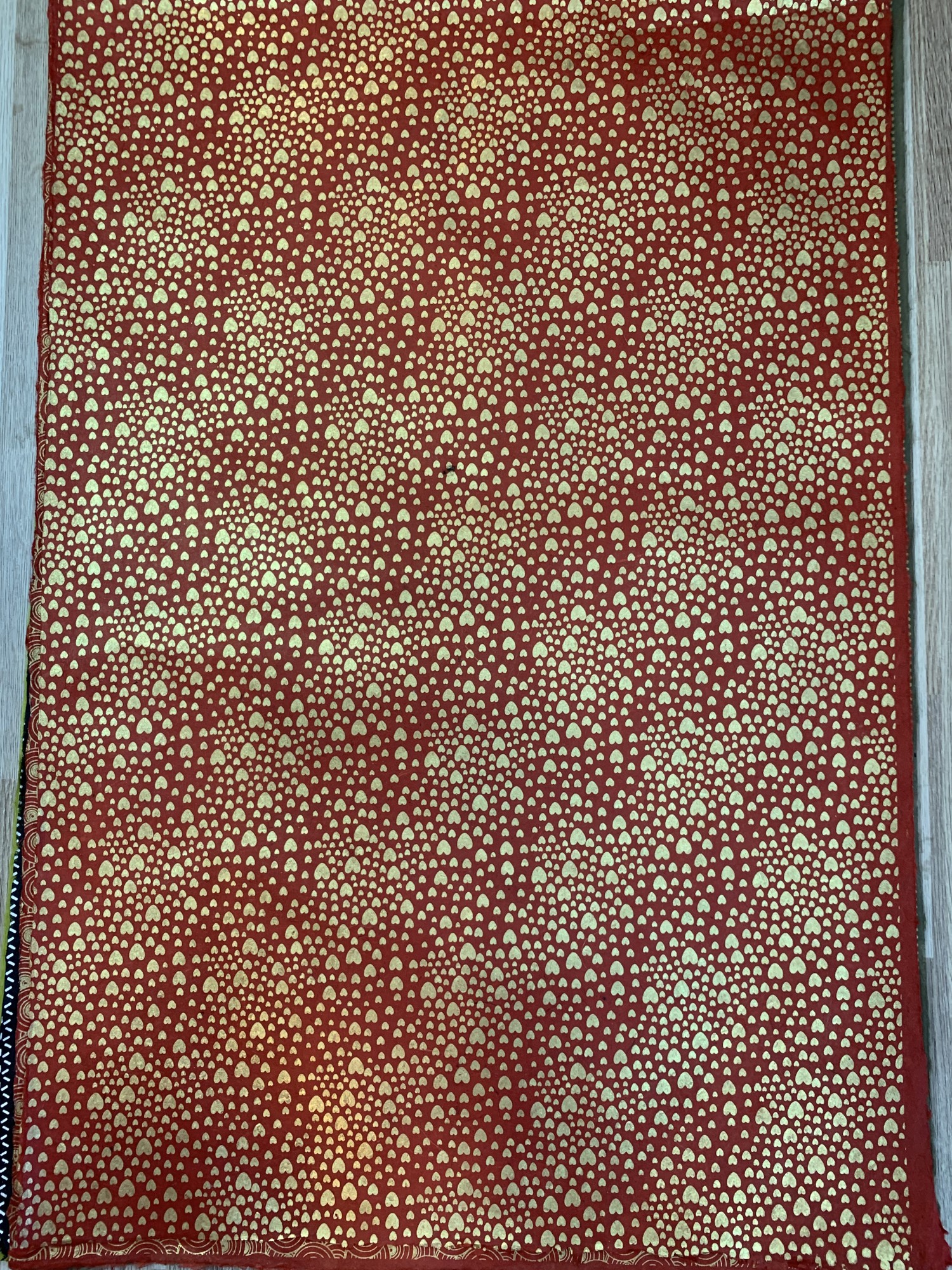 Geschenkpapier 'Herzen' rot-gold, B 76 cm, L 51 cm günstig bestellen
