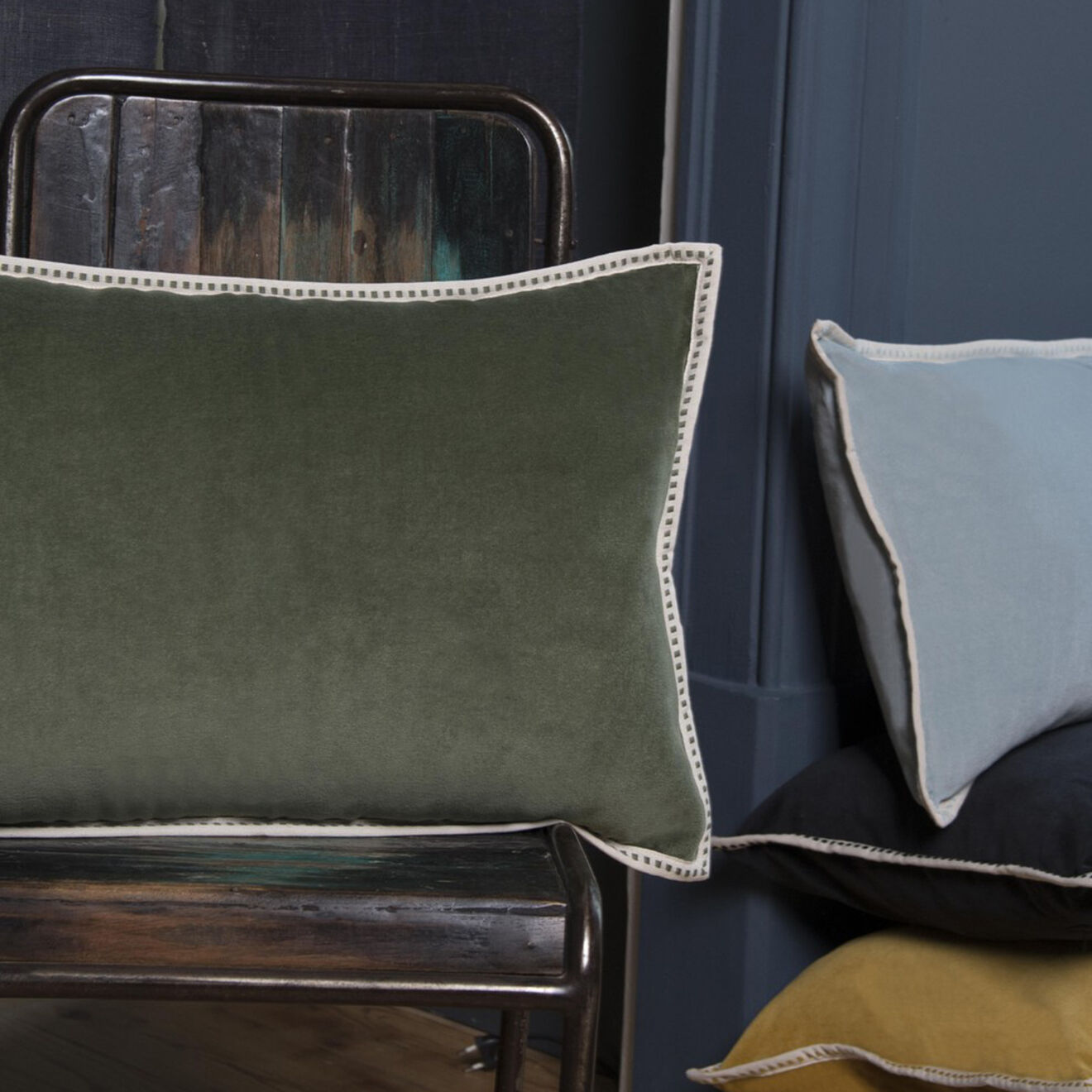 Febronie Housse de coussin velours Ella vert kaki