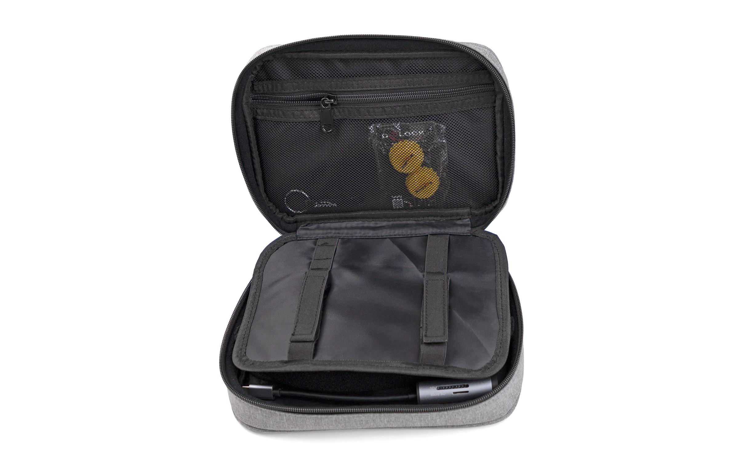 Travel Kit IV Business EditionDelock Travel Kit IV Business Edition – USB Hub / Netzteil / Maus / 3 in 1 Ladekabel