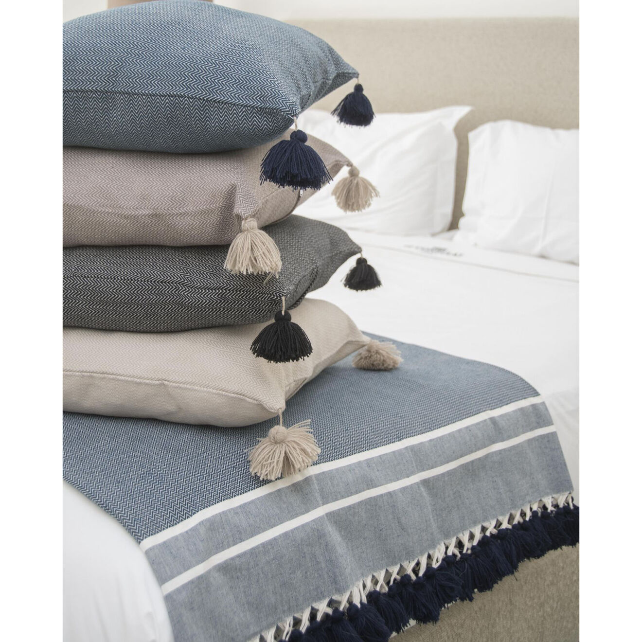 Febronie Plaid Stockholm Chevron Pompon Losange pétrole