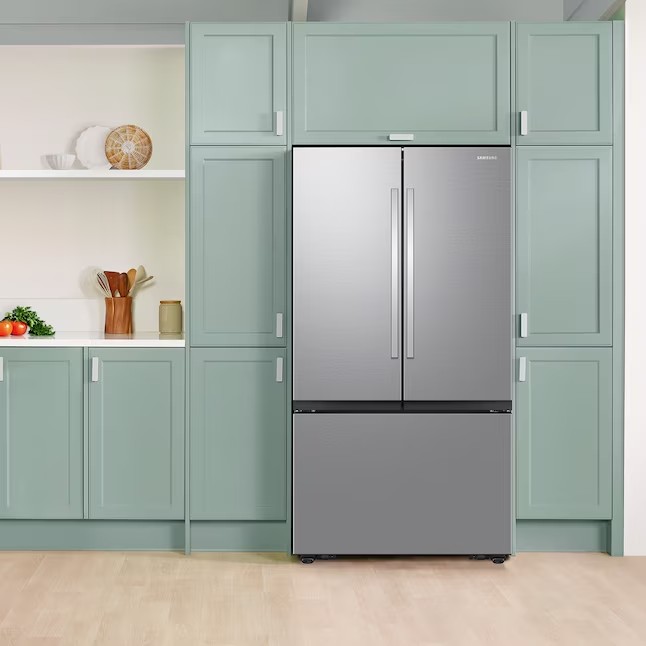 Refrigerador Samsung Mega Capacity de 31,5 pés cúbicos com portas francesas e máquina de gelo dupla (aço inoxidável resistente a impressões digitais) ENERGY STAR