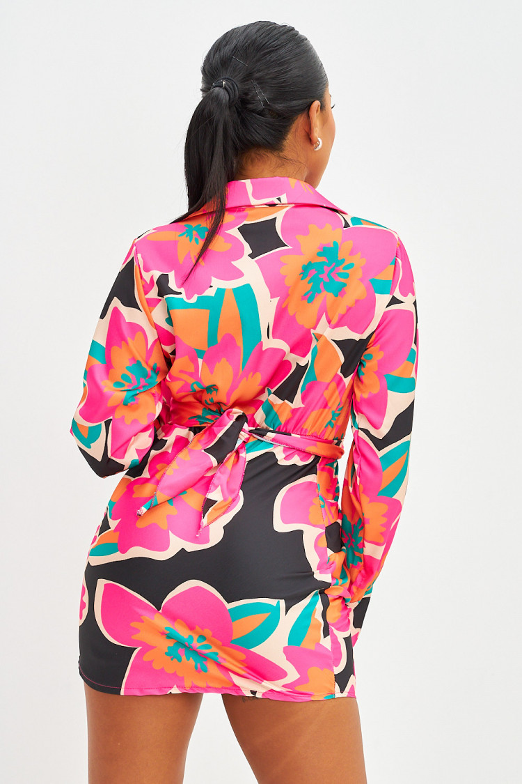 Robe courte satinée à grosses fleurs roses et noires