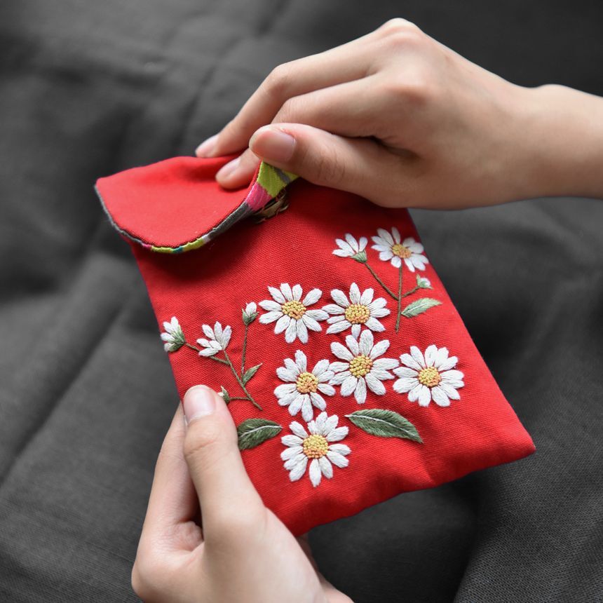 Embroidery Kingdom - DIY-borduurpakket met bloemen / frame