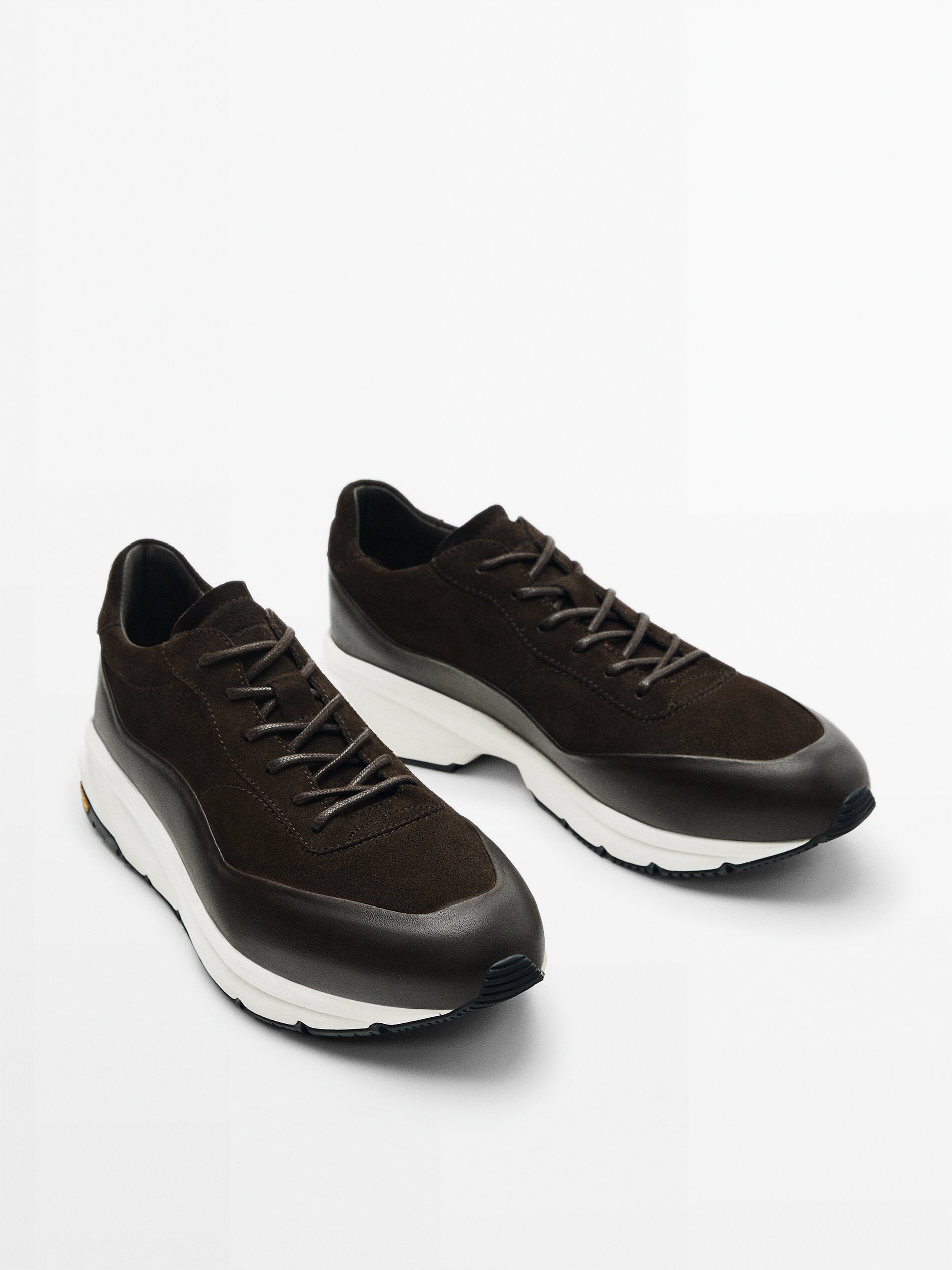 Piso Vibram marrom esportivo - Marrom