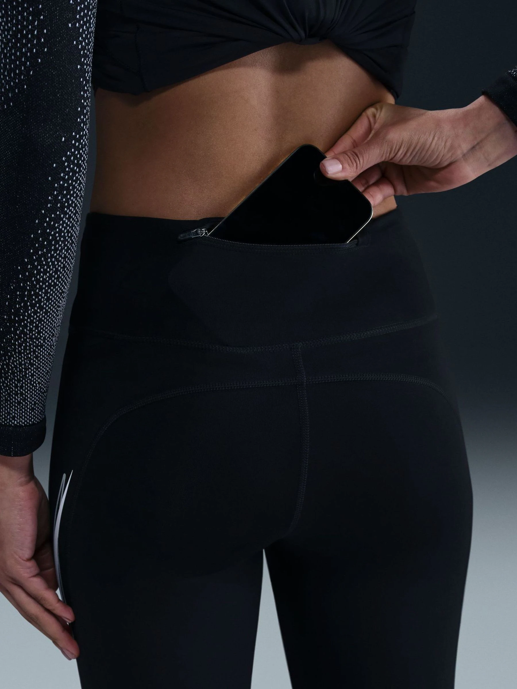 Zwart - Nike Fast Mid Rise 7/8 legging