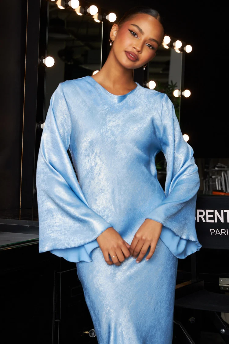 Robe de soirée longue bleu ciel scintillante