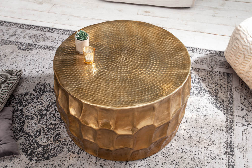 Runder Couchtisch ORGANIC ORIENT 70cm gold Metall Hammerschlag 3D-Design handmade