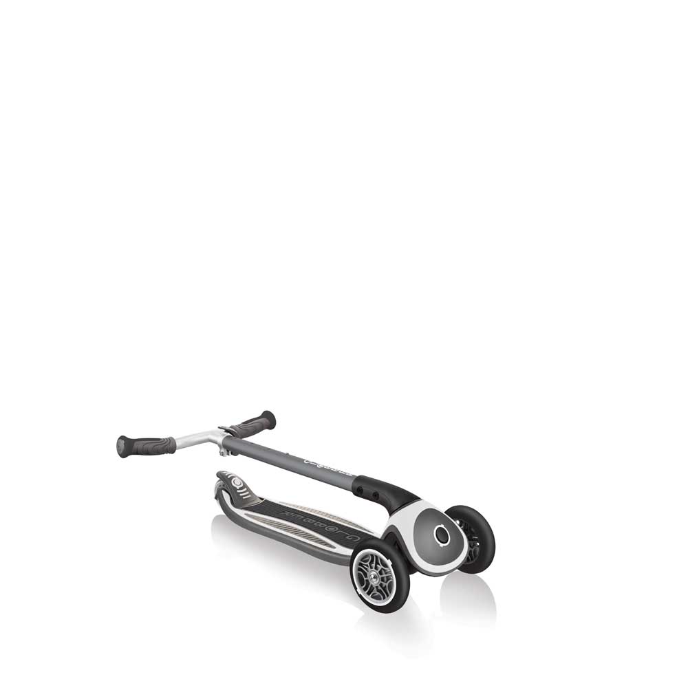 Globber Master Scooter weiß grau