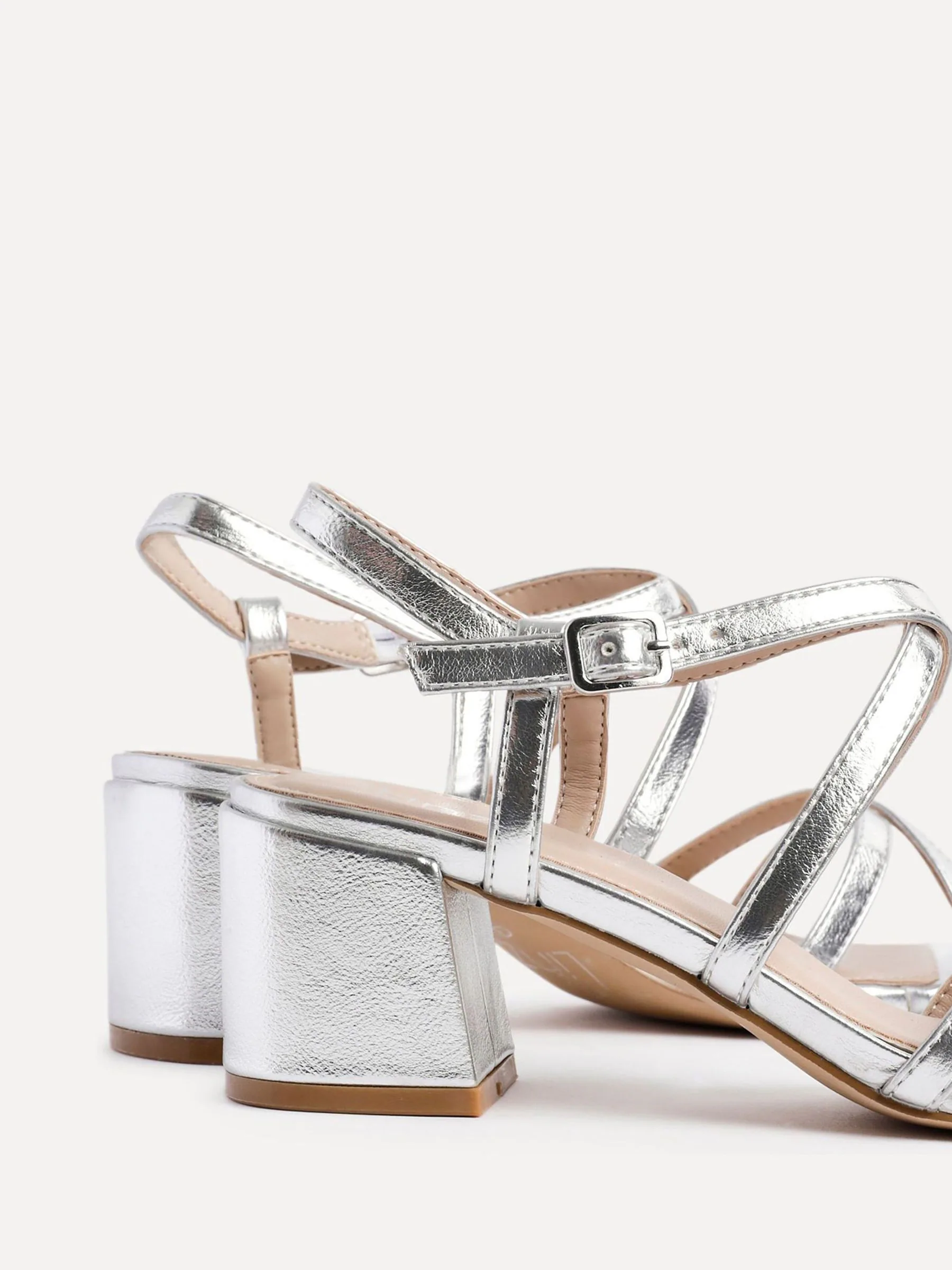 Zilver - Linzi Jovanna sandalen met bandjes en hak