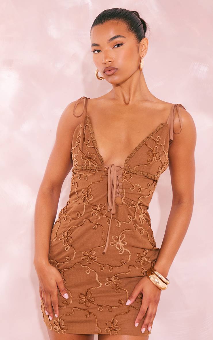 Chocolat Robe Droite Décolletée À Lacets En Dentelle Texturée Douce À Motif Floral