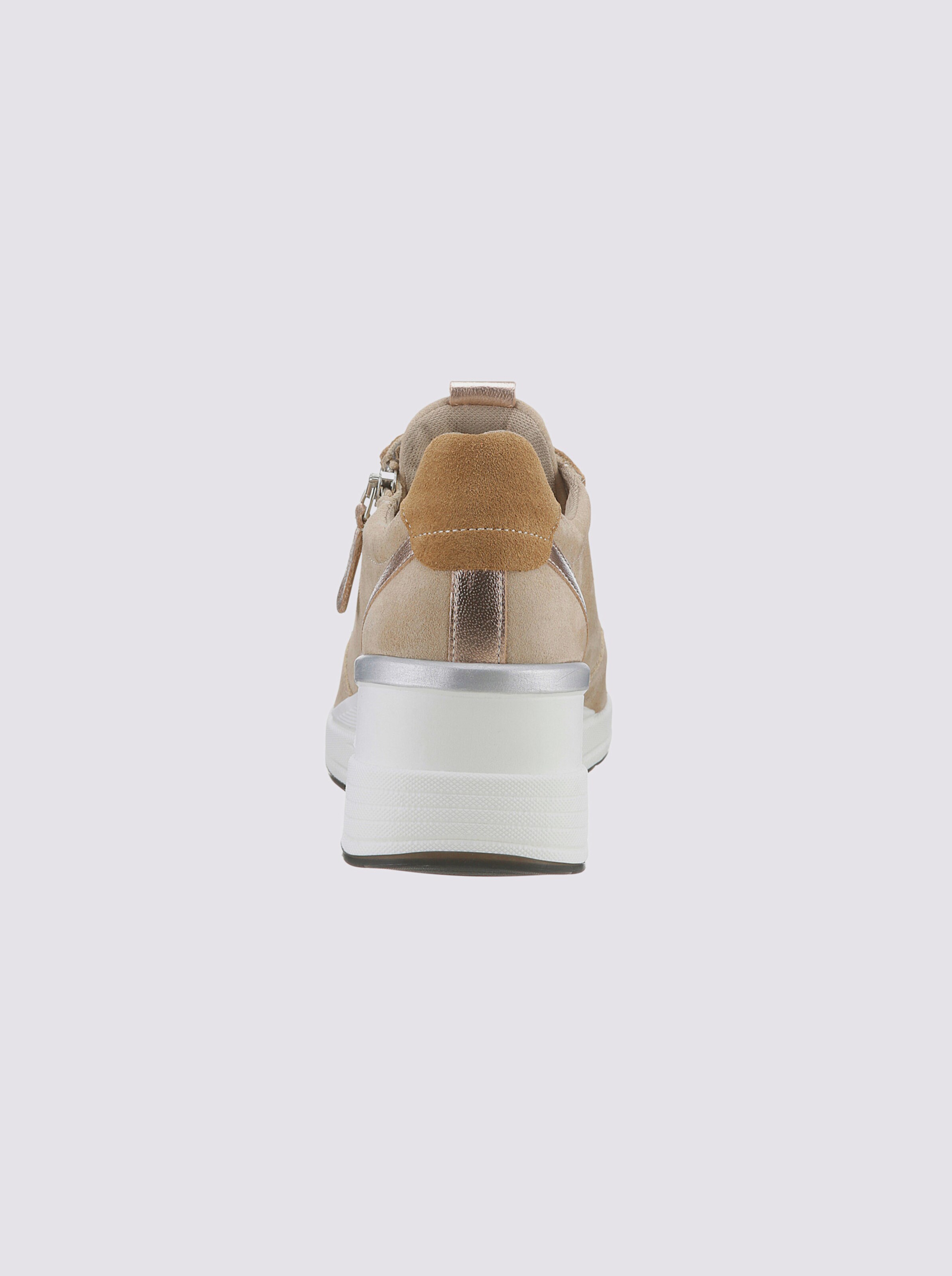 Sneaker
