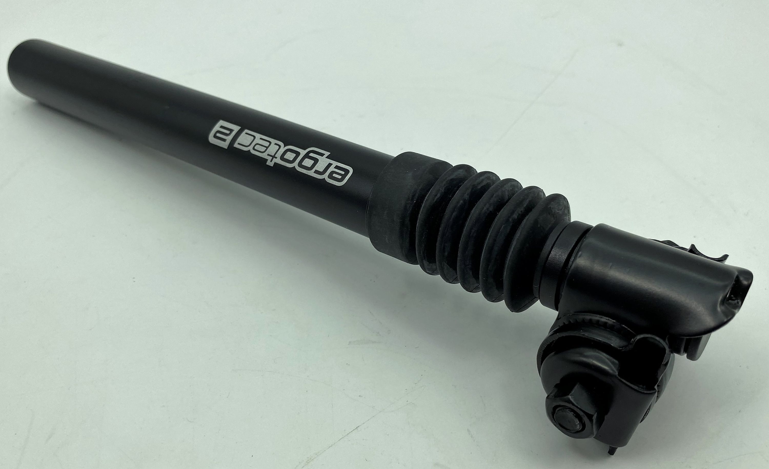 Ergotec gefederte Sattelstütze SP-2.0 Ø 31,8 schwarz mit Kloben