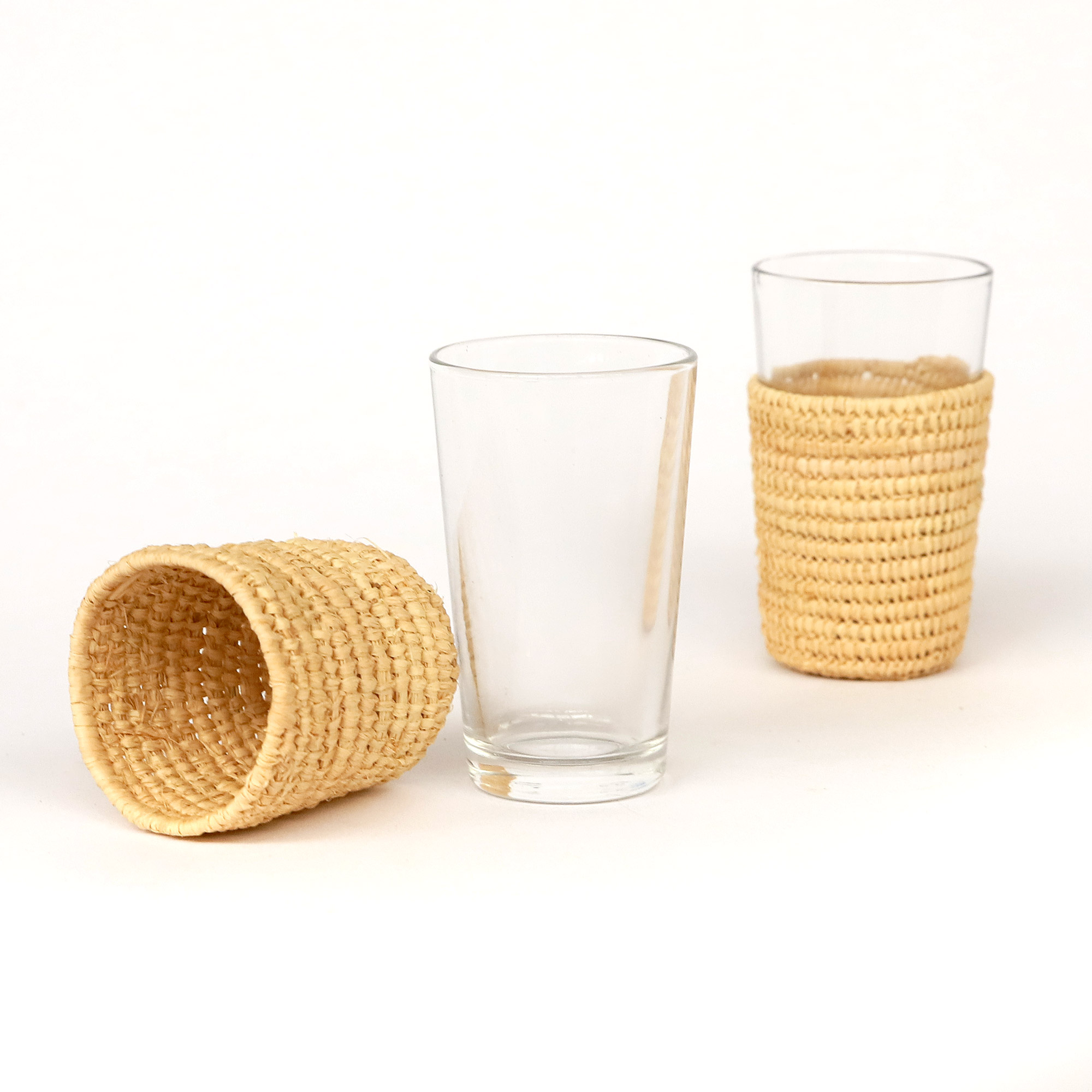 Teeglas mit Bastschutz, natur, Ø 5 cm, H 8,8 cm zu 5,80