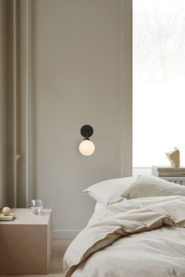 Nuura Apiales Wall, satin black / opal Satin black / opal