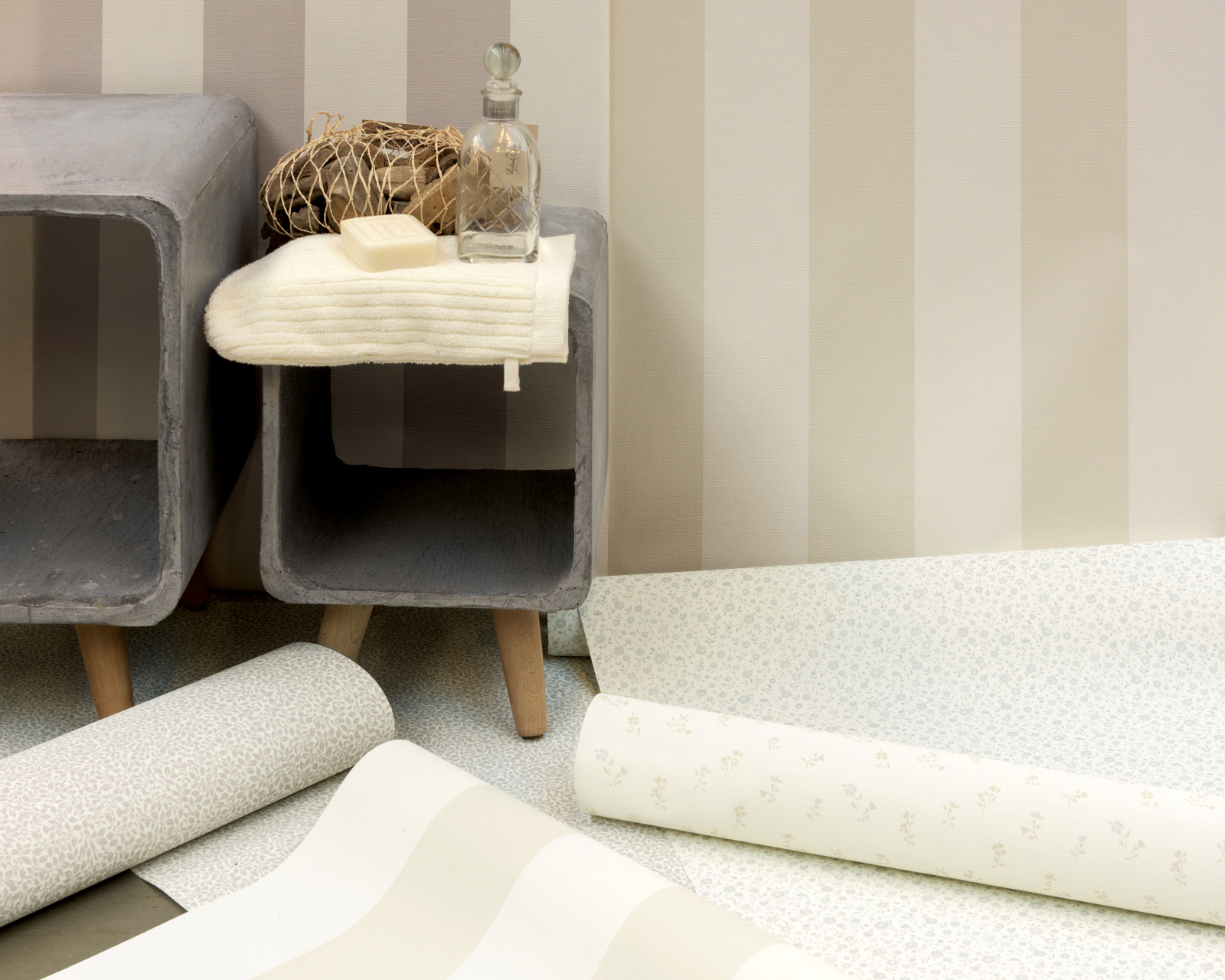 Vliestapete LIBERTE - weiß-beige - gestreift - 10 Meter