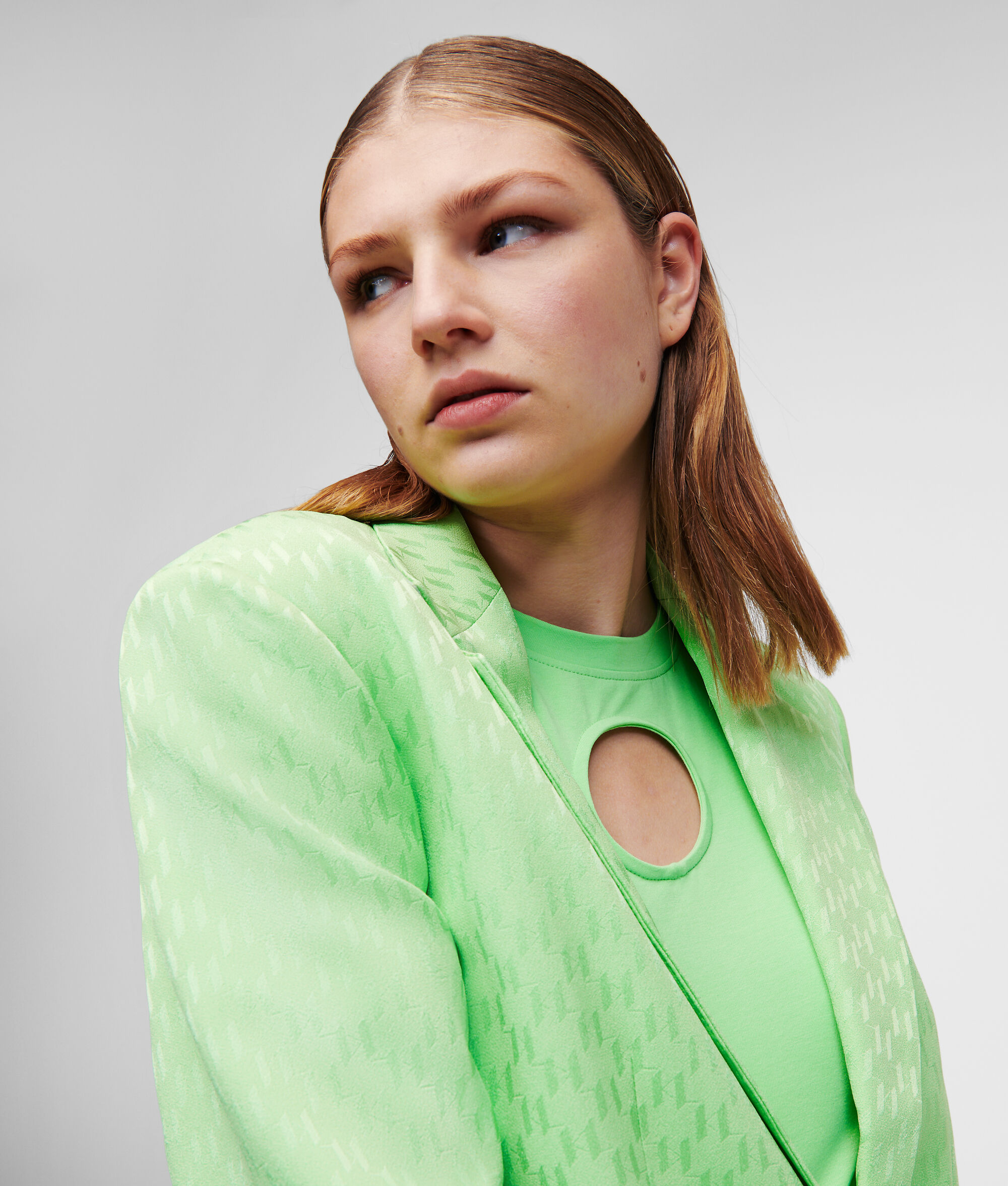 BLAZER MONOGRAM SÉLECTIONNÉ PAR HUN KIM