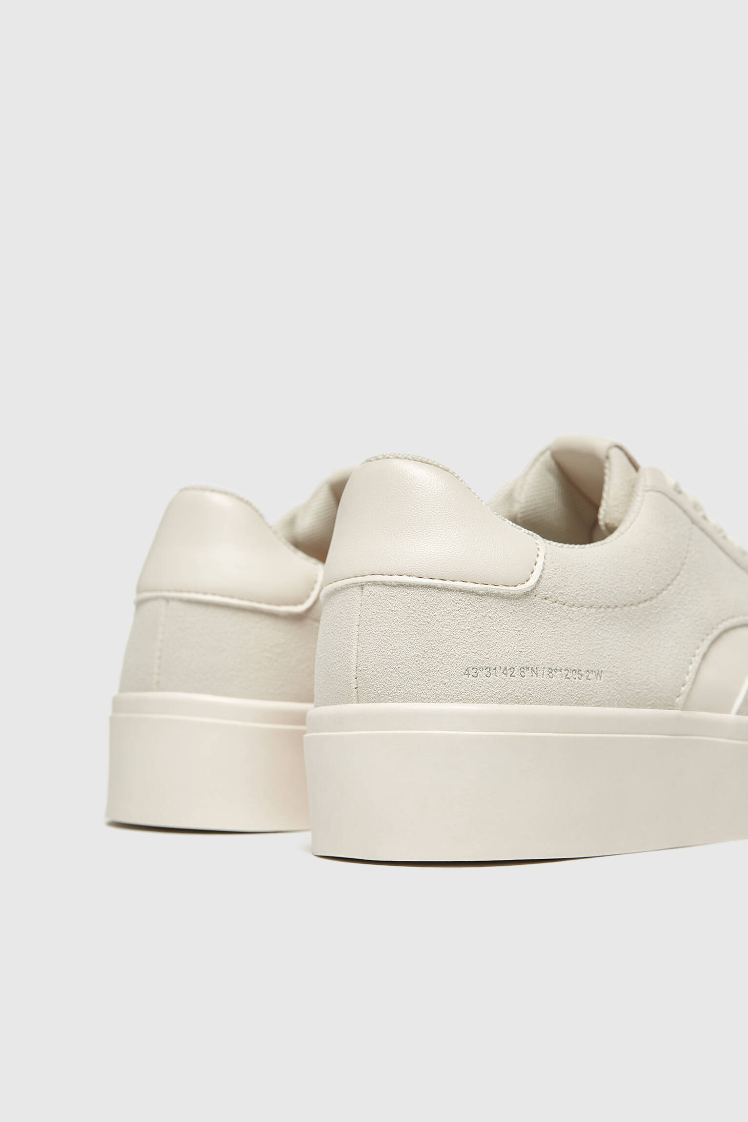 TÊNIS CASUAL COMBINADO - AREIA