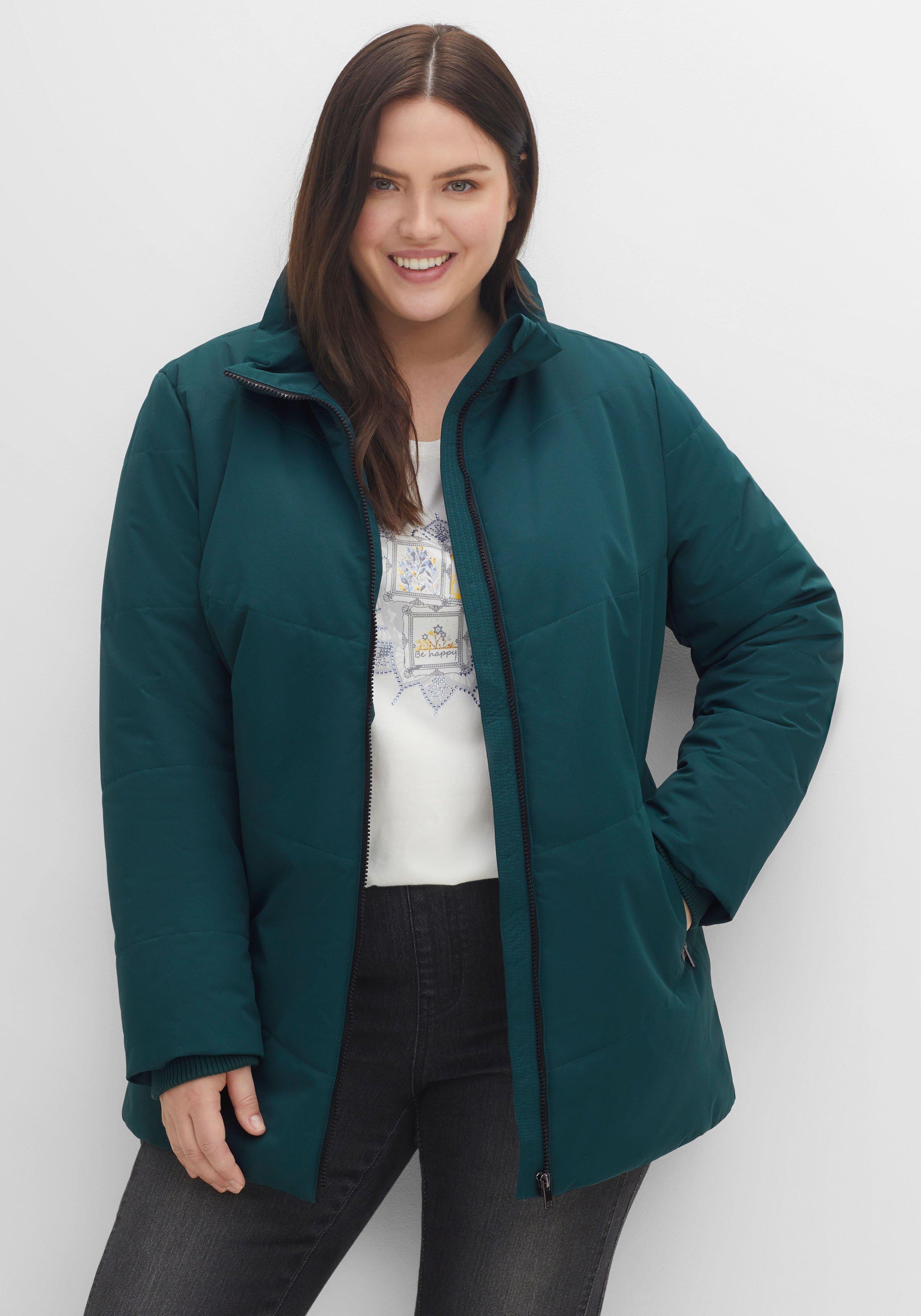 Steppjacke mit Stehkragen, leicht strukturiert