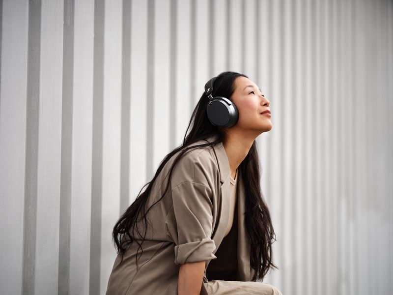 Sennheiser Wireless Over-Ear-Kopfhörer Momentum 4 Wireless Kabelloser Around-Ear-Kopfhörer mit adaptiver Geräuschunterdrückung und Transparenzmodus
