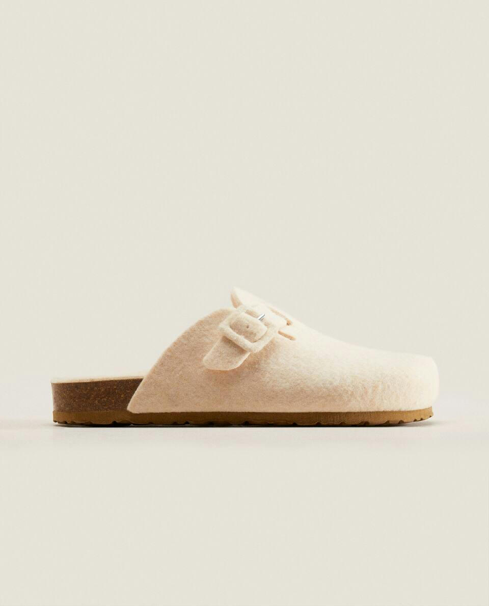 Chinelo Mule de feltro com fivela revestida