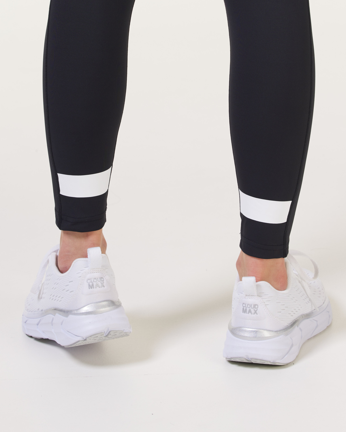 LEVITY Ultra Run Tights Black