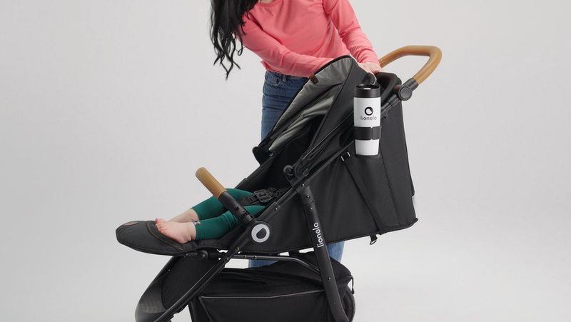 Lionelo Natt - Wandelwagen - Zwart - Opblaasbare Wielen