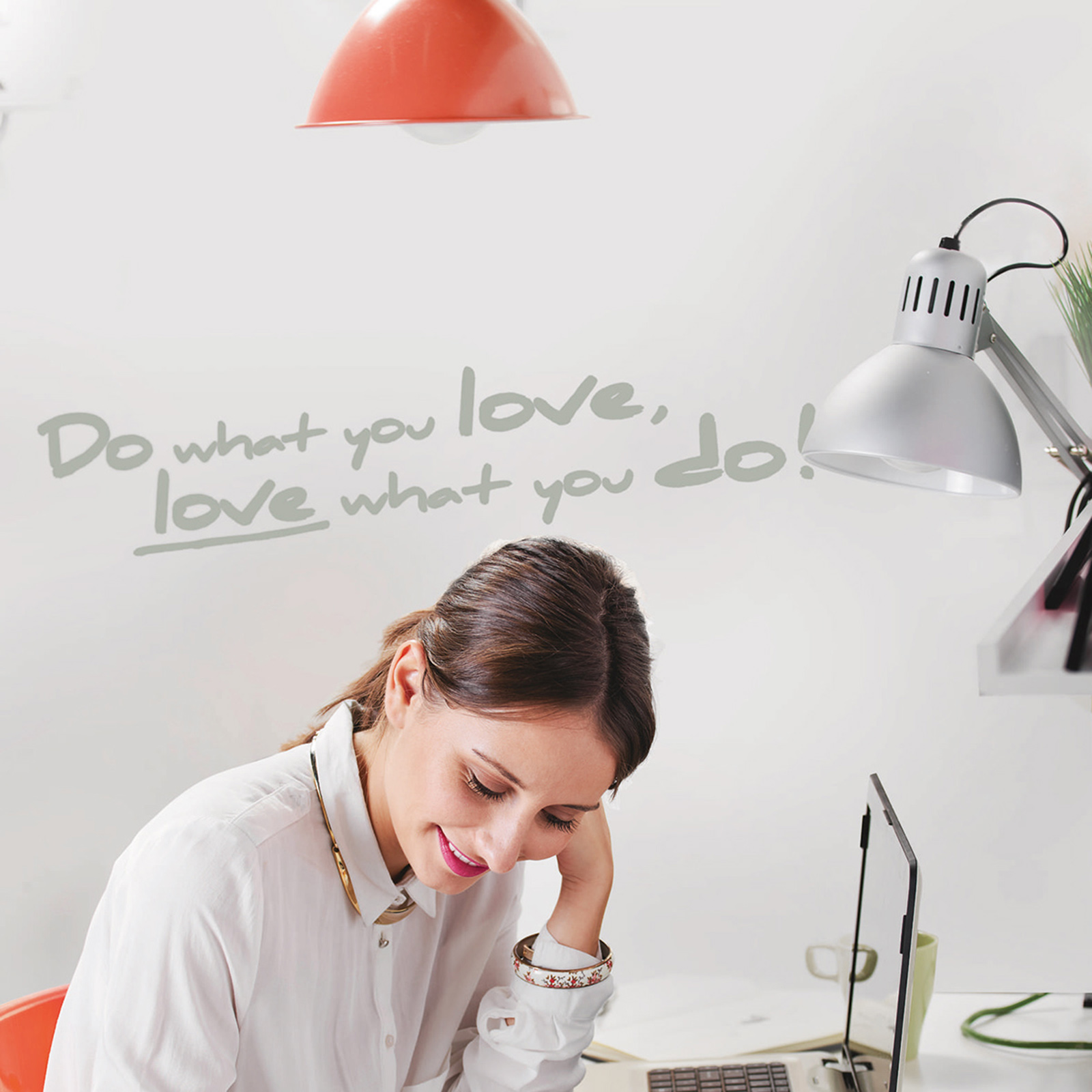 Wandtattoo DO WHAT YOU LOVE - grau - 14x70 cm