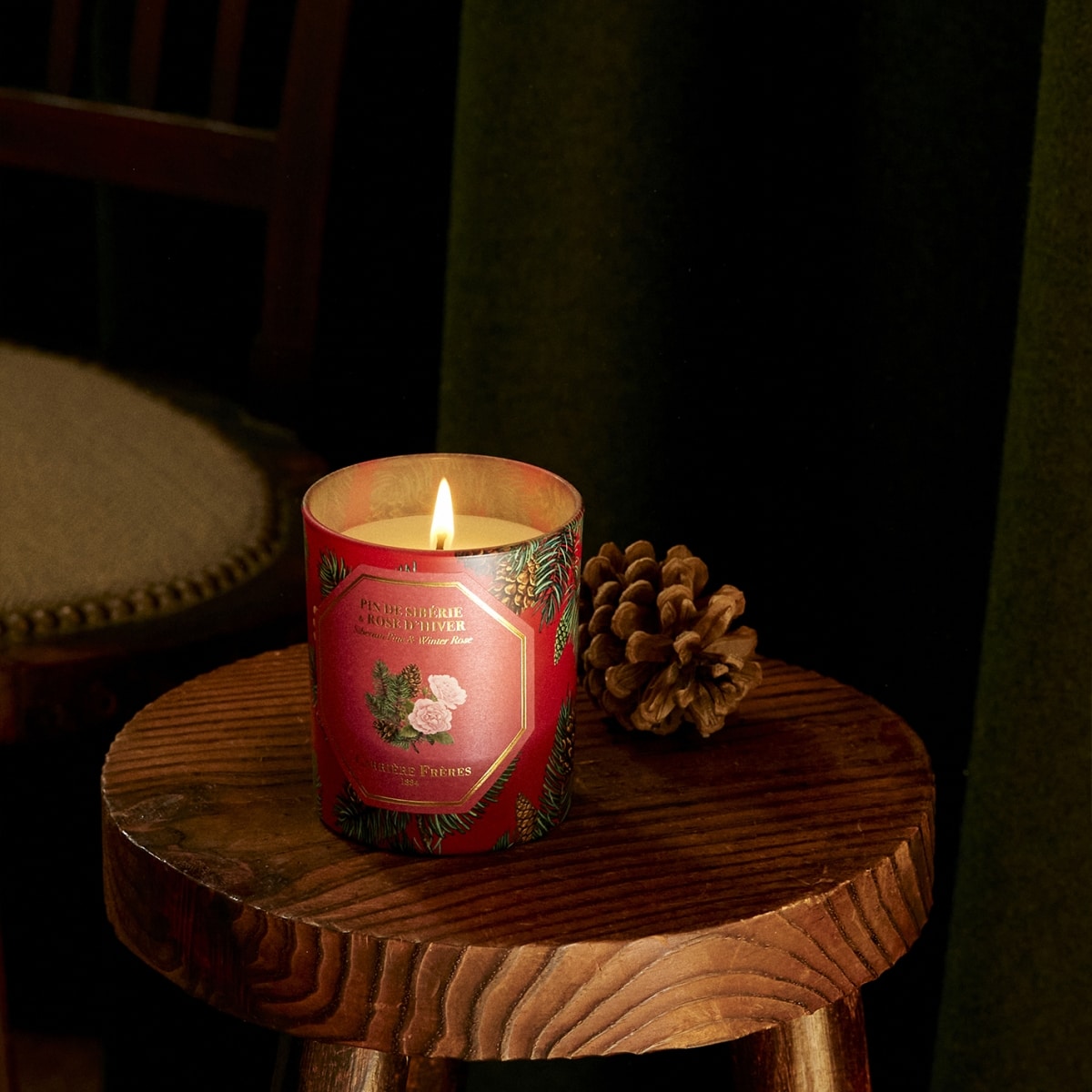 CARRIÈRE FRÈRES Pin de Sibérie &  Rose d’Hiver Bougie parfumée