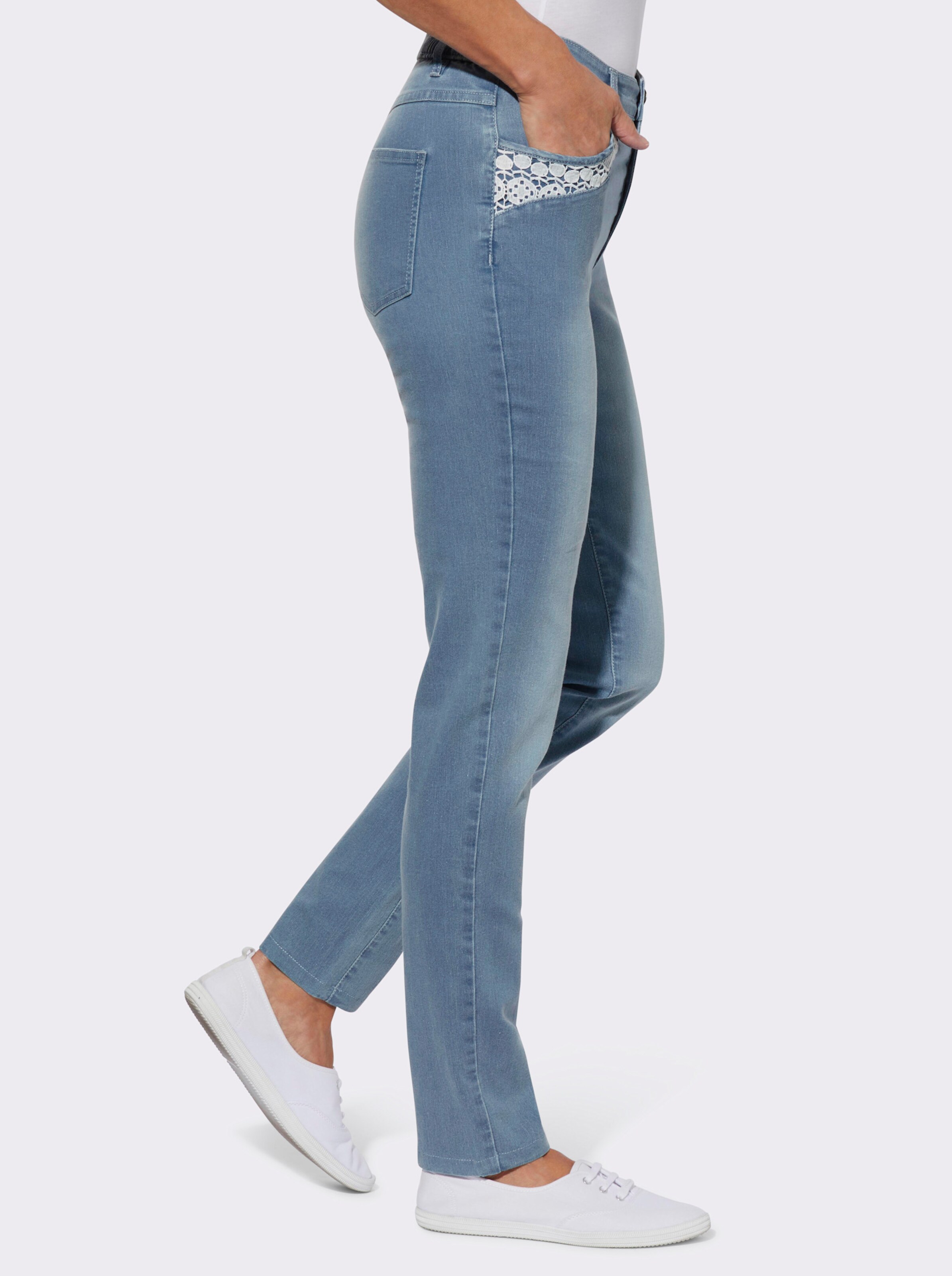 Jeans mit Spitzen-Verzierung