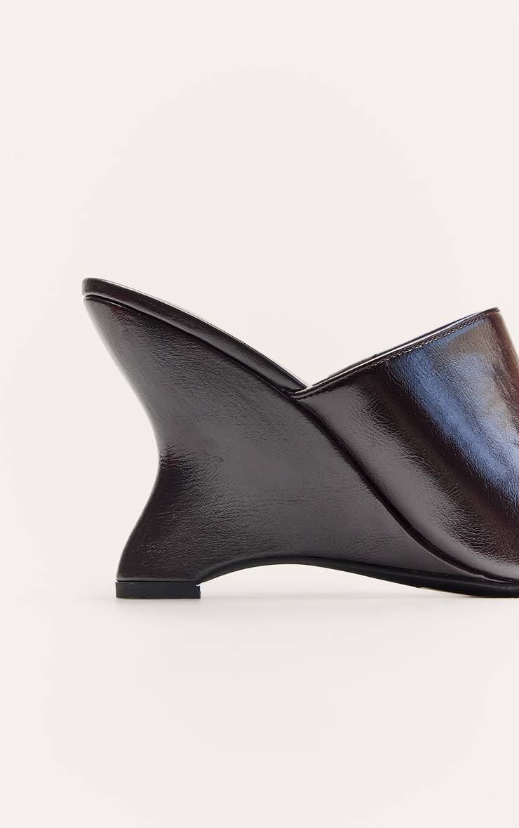 Chocolat Mules À Bout Carré En Synthétiquecuir Froissé À Talons Compensés Courbés