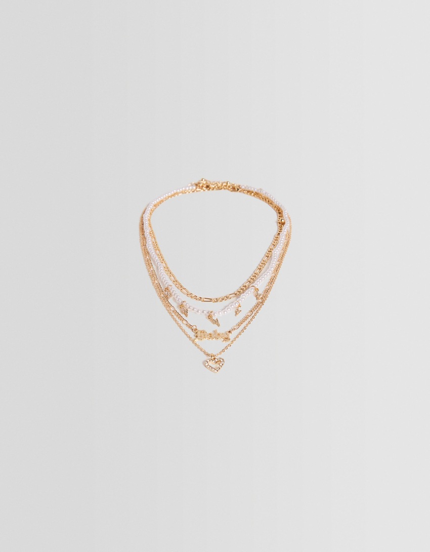Conjunto de 4 colares com pingente de coração e strass.