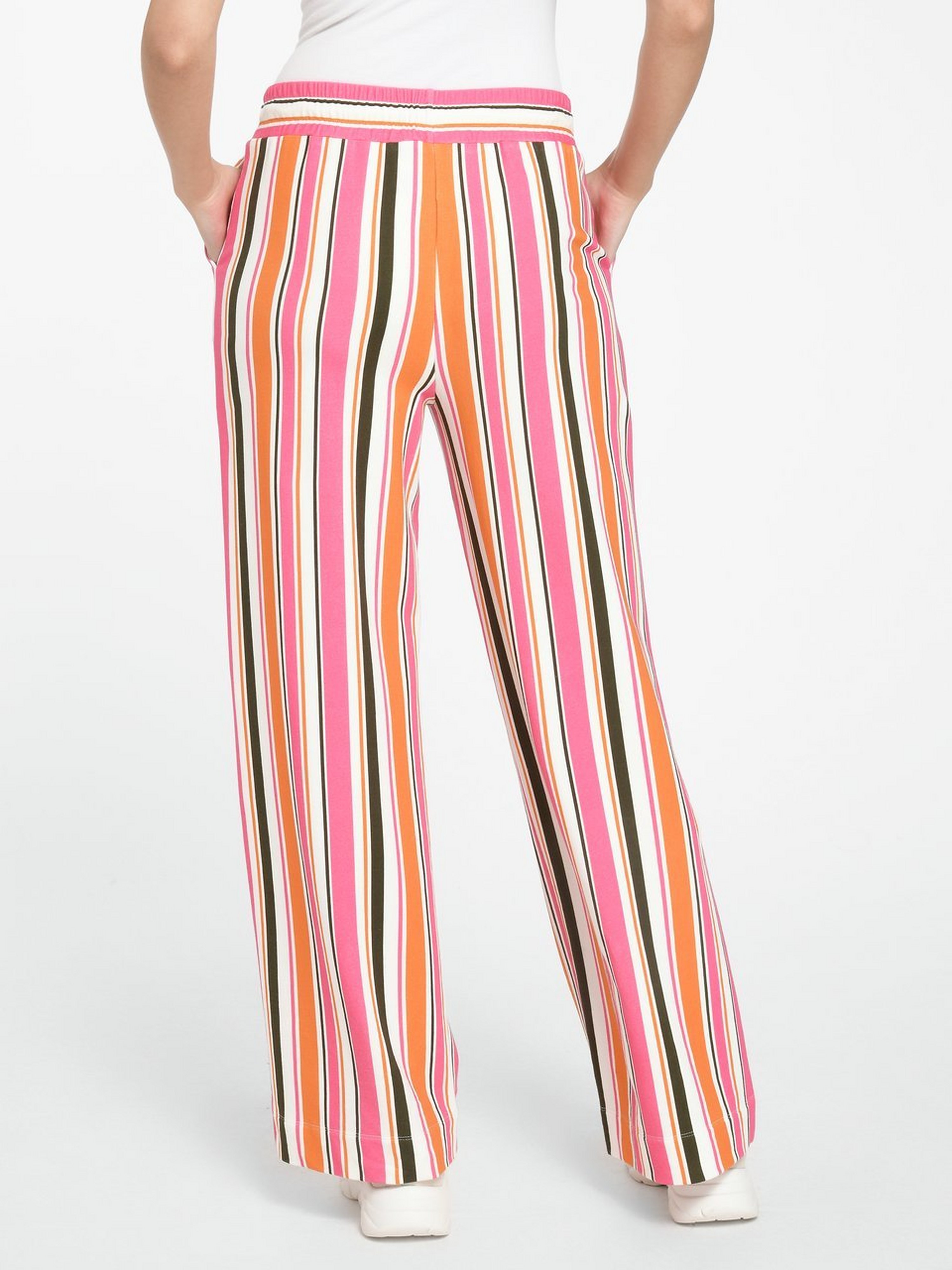 Lange Sweathose mit weitem Bein