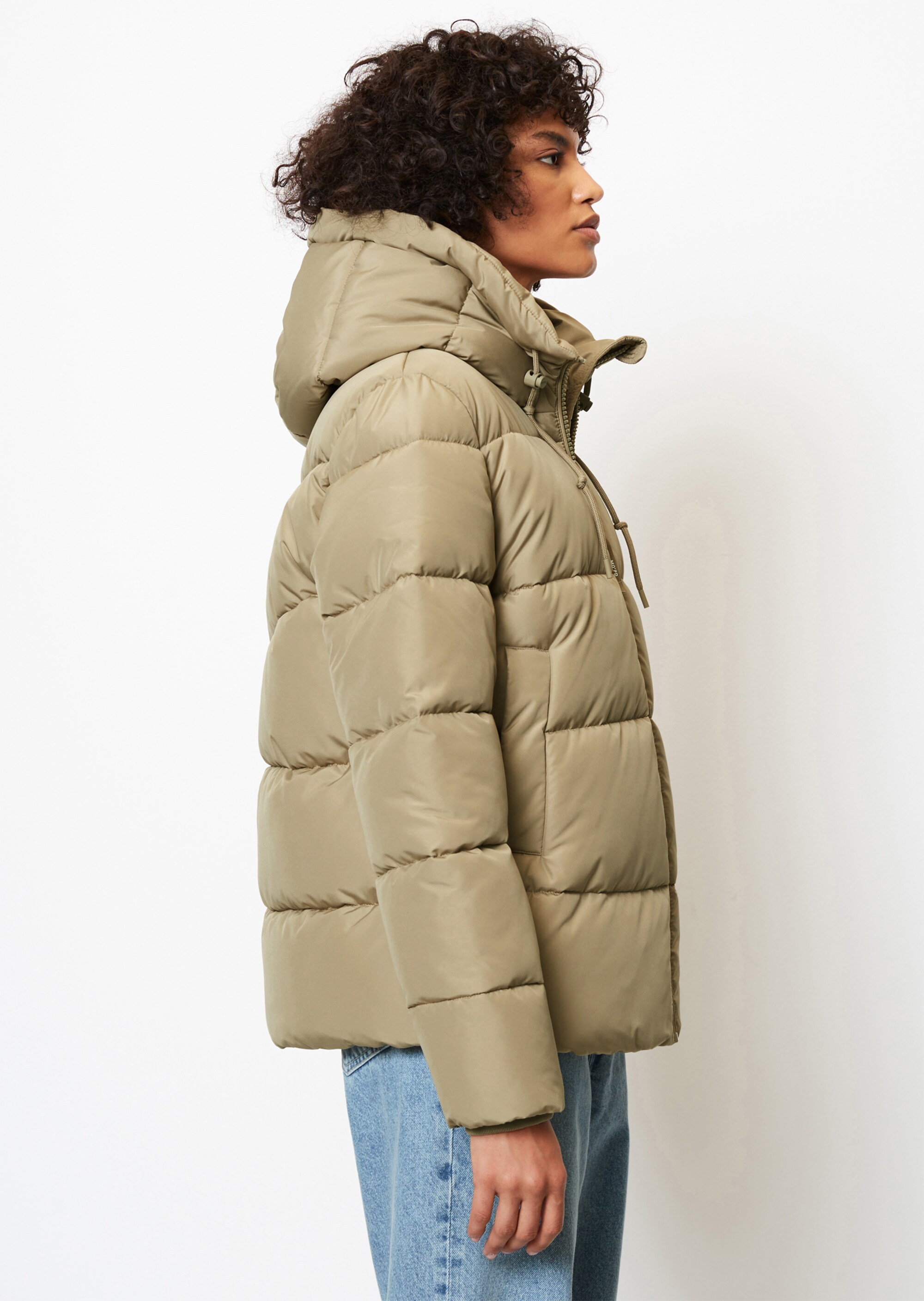 Kapuzen-Puffer-Jacke relaxed aus teilweise recycelten Materialien