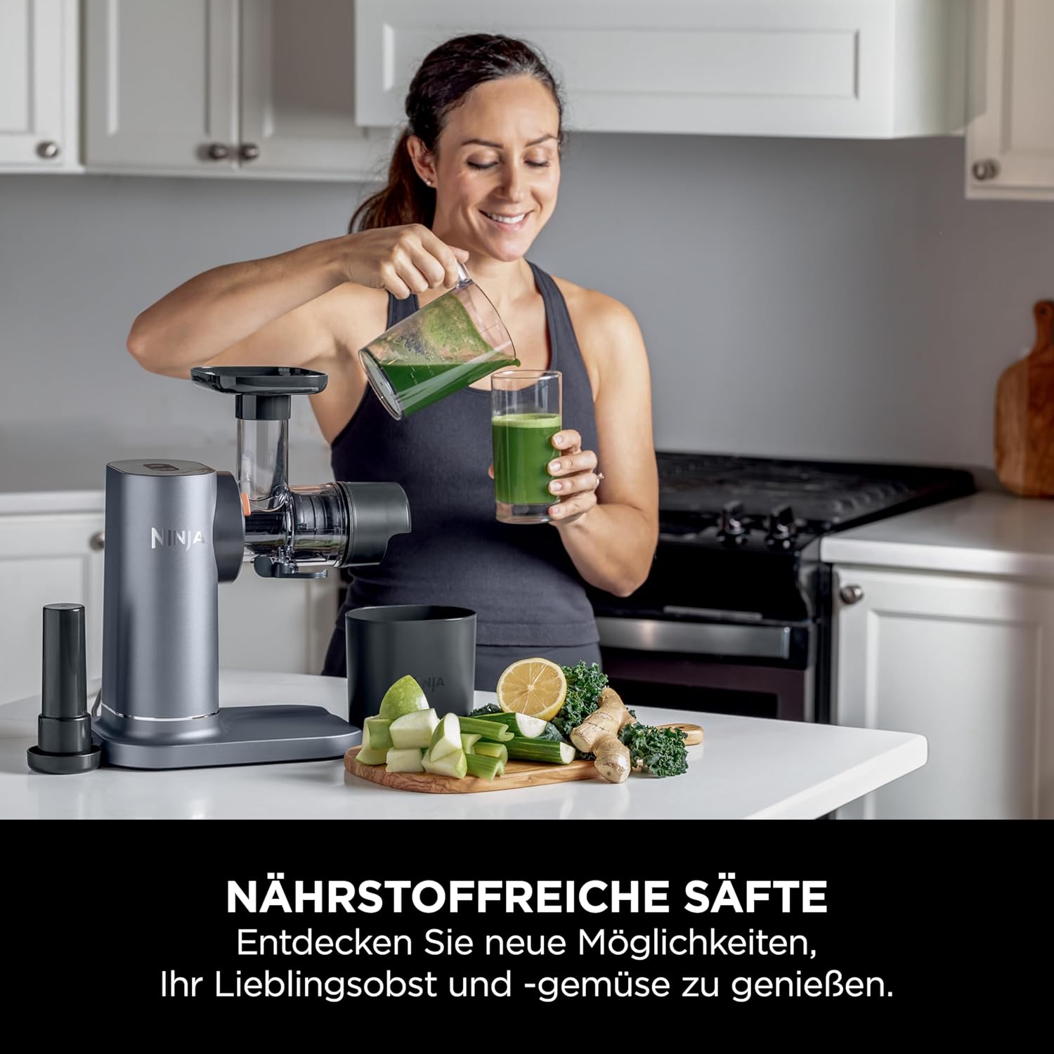 Ninja Kaltpresse-Entsafter Gemüse und Obst mit 700-ml-Becher & 1,1-L-Fruchtfleischbehälter, für frische Säfte, Drinks & Wellness-Shots, kompakt, spülmaschinenfest & abnehmbare Teile, Grau JC151EU