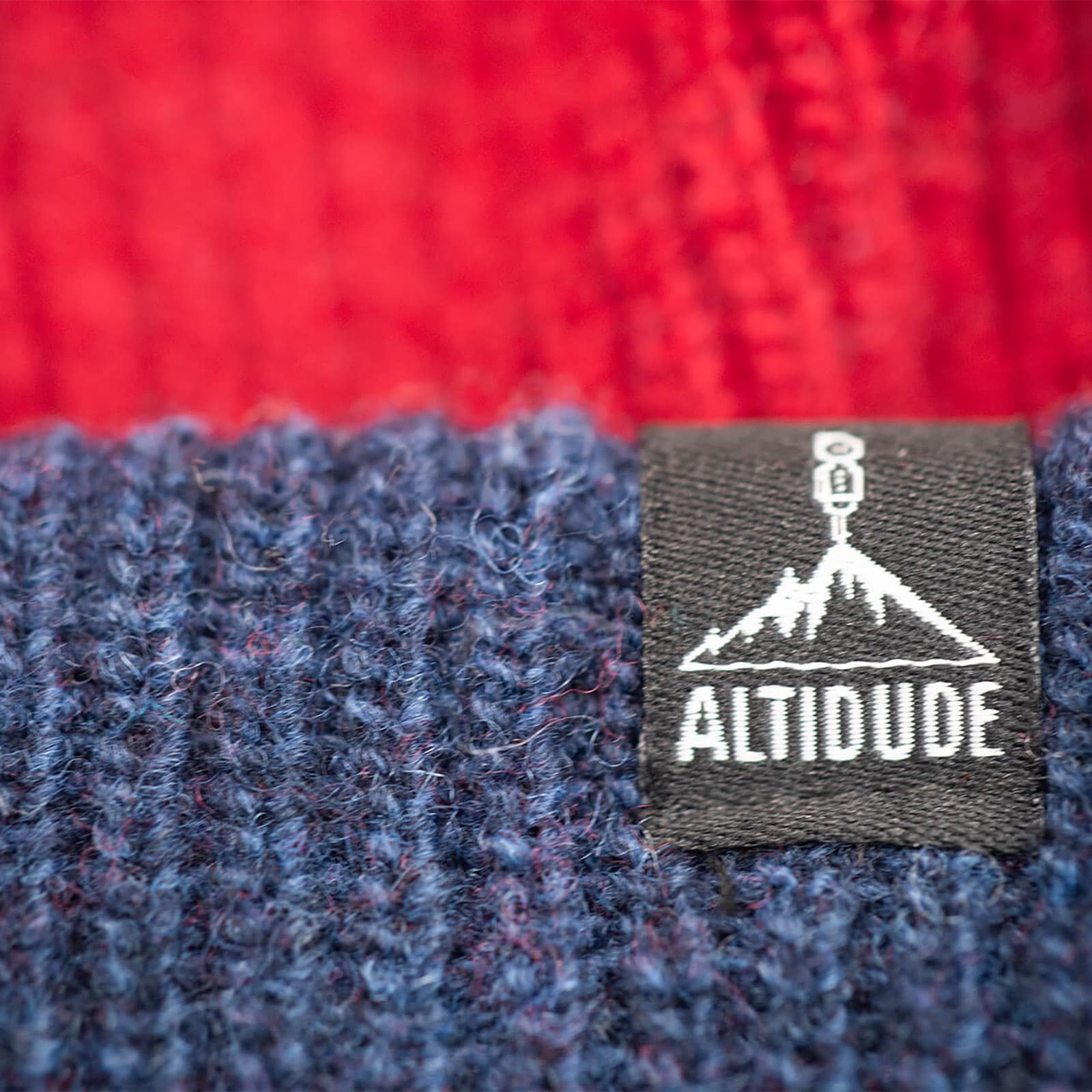 ALTIDUDE Winter Mütze Hermit Duo Rip Strickmütze Unisex Beanie Lamm Merino Wolle Farbe: Navy/Bordeuax