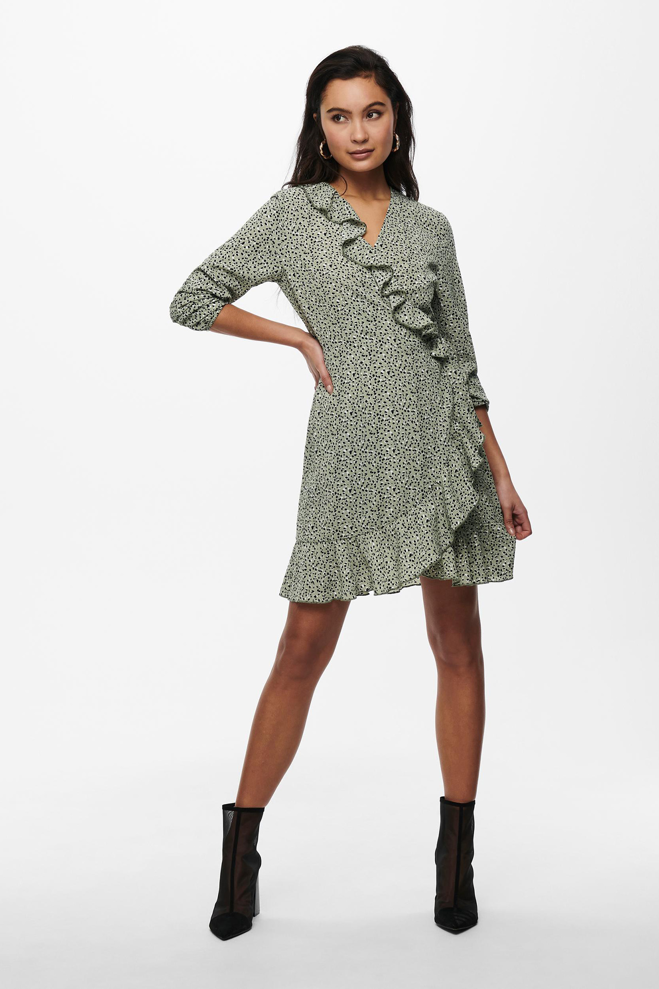 Vestido envelope com babados