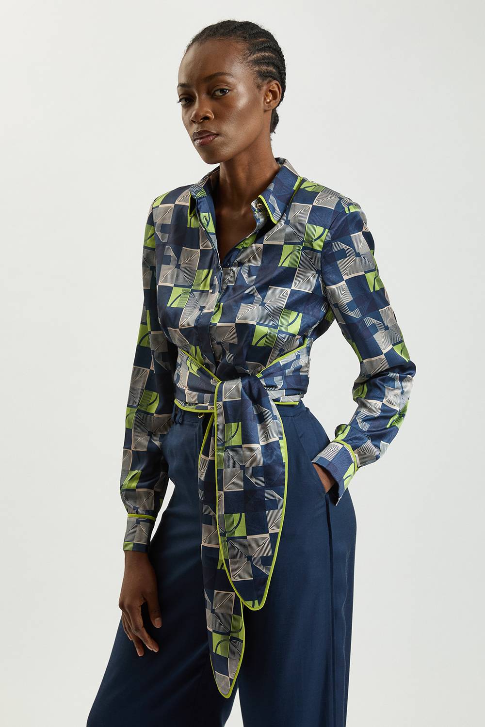 KarenMillen Chemise Tissée En Satin Martelé À Imprimé Géométrique Petite Avec Ceinture Nouée À La Taille